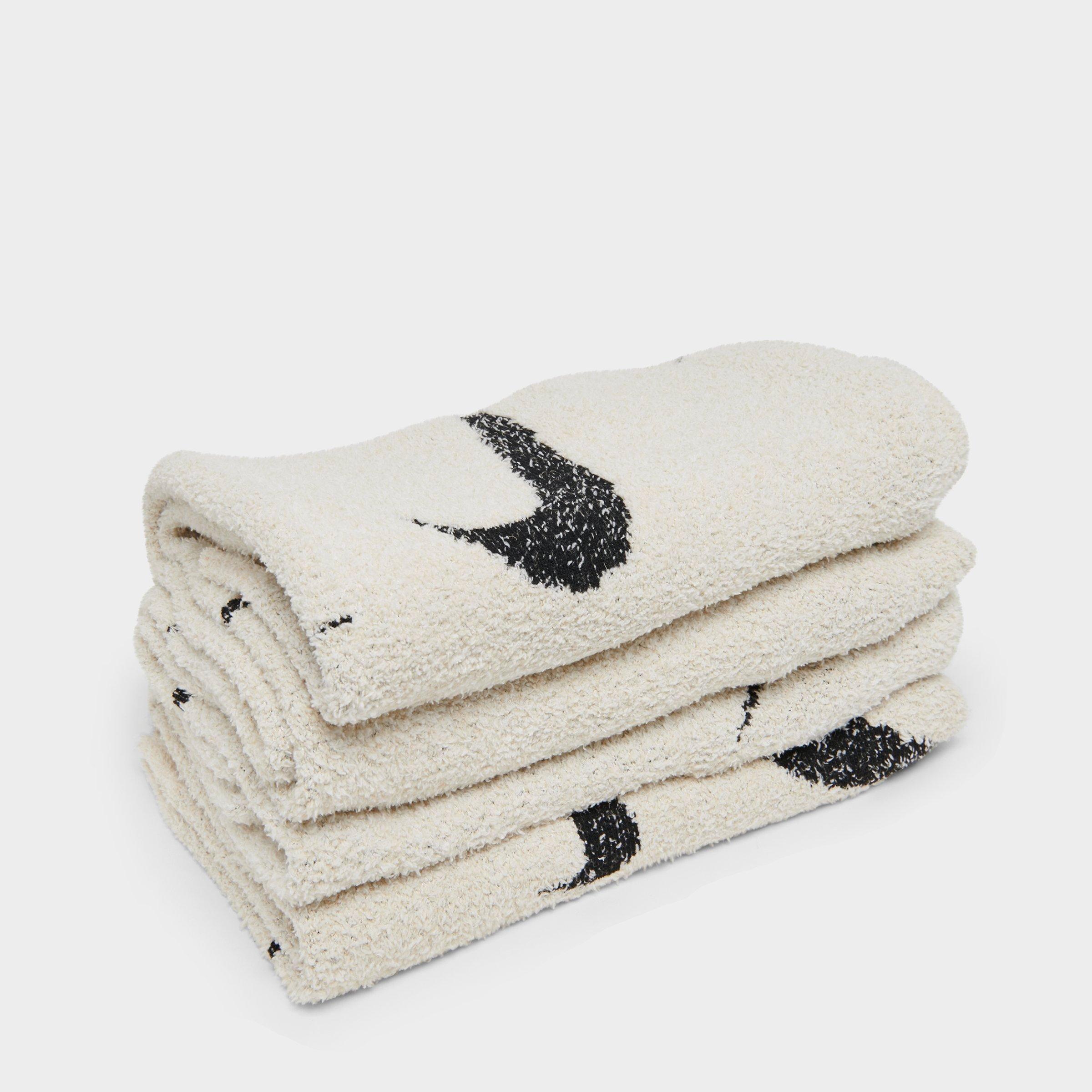 Nike Phoenix Cozy Boucle Blanket