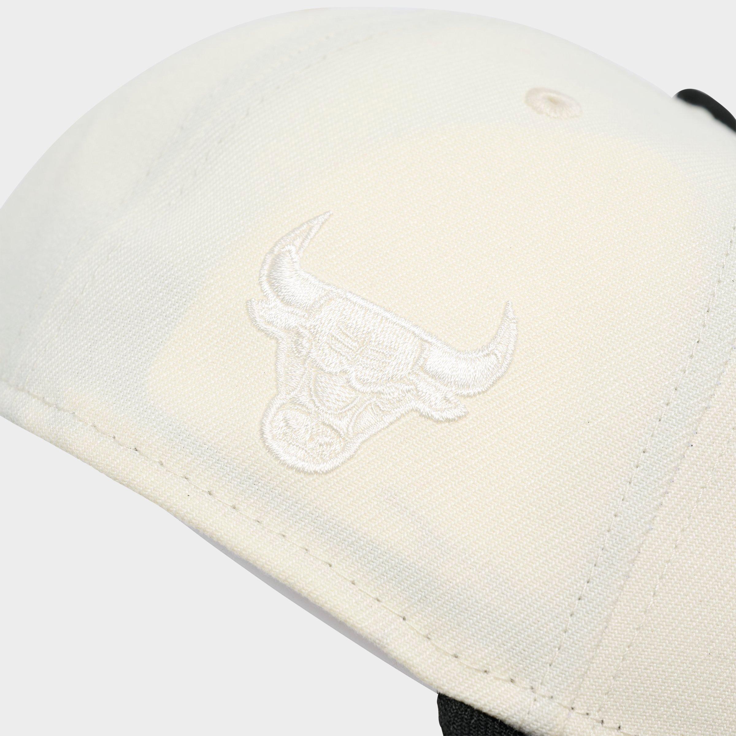 New Era Chicago Bulls NBA 9FORTY A-Frame Upside Down Wordmark Snapback Hat