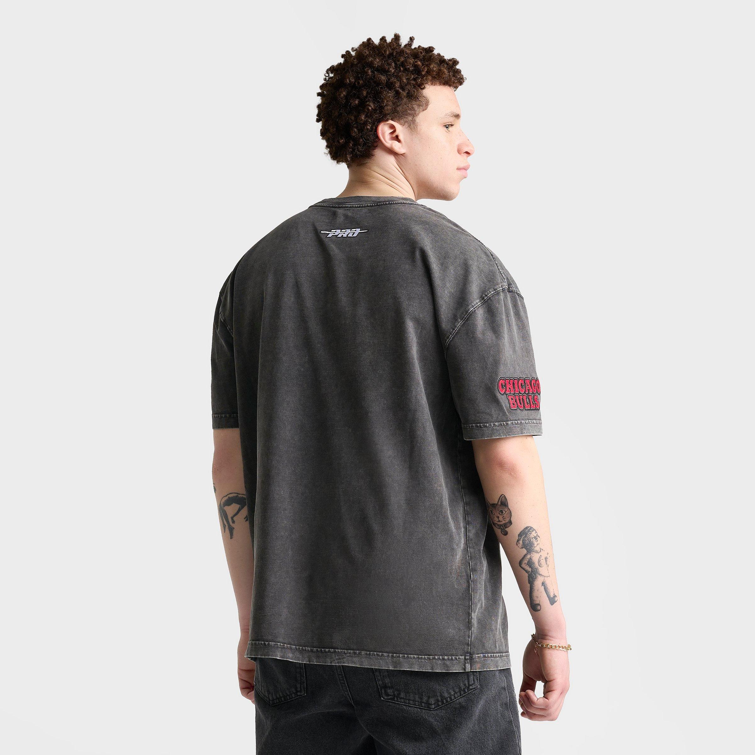 Men's Pro Standard Chicago Bulls NBA Fire And Roses T-Shirt