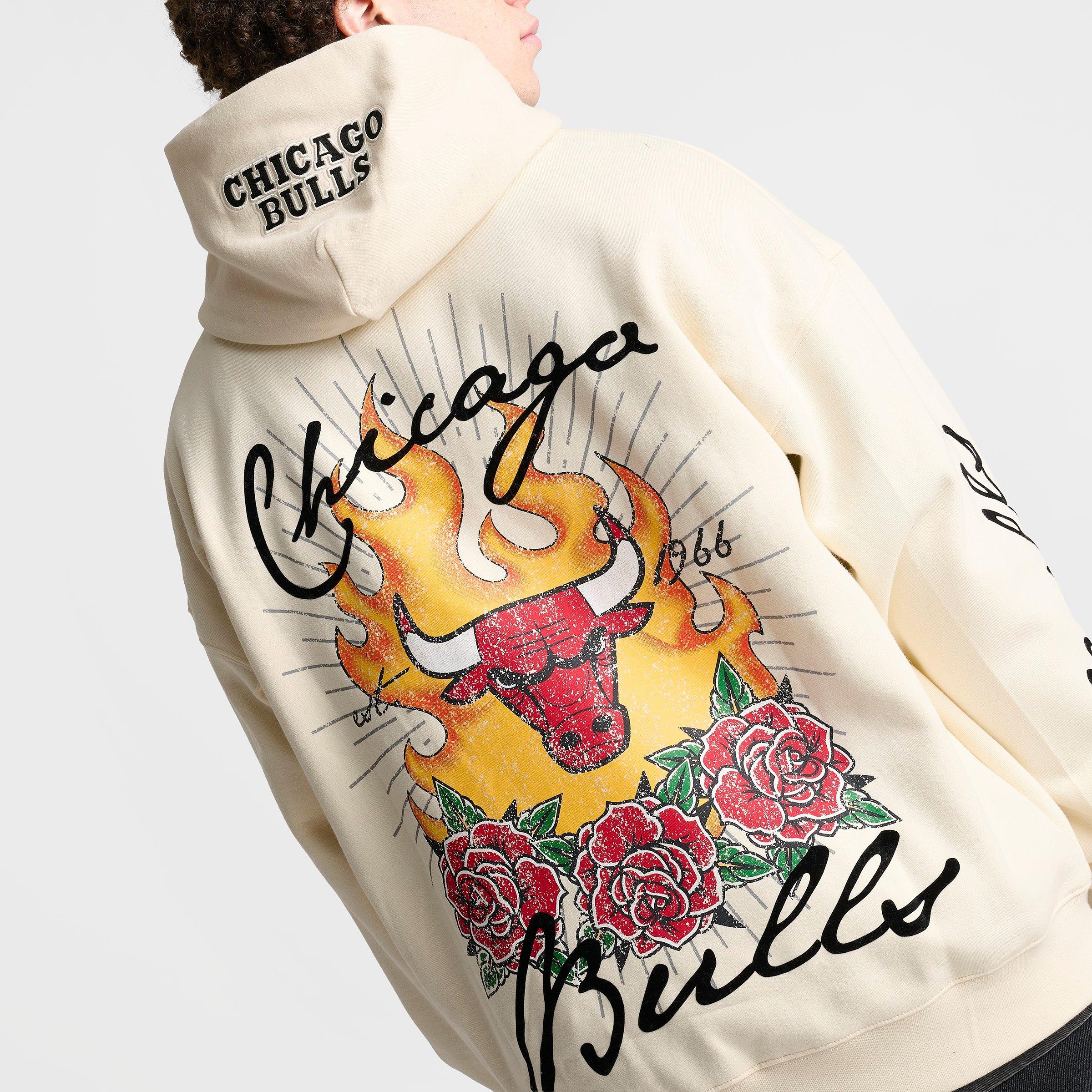 Men's Pro Standard Chicago Bulls NBA  Fire and Roses Drop Shoulder Pullover Hoodie