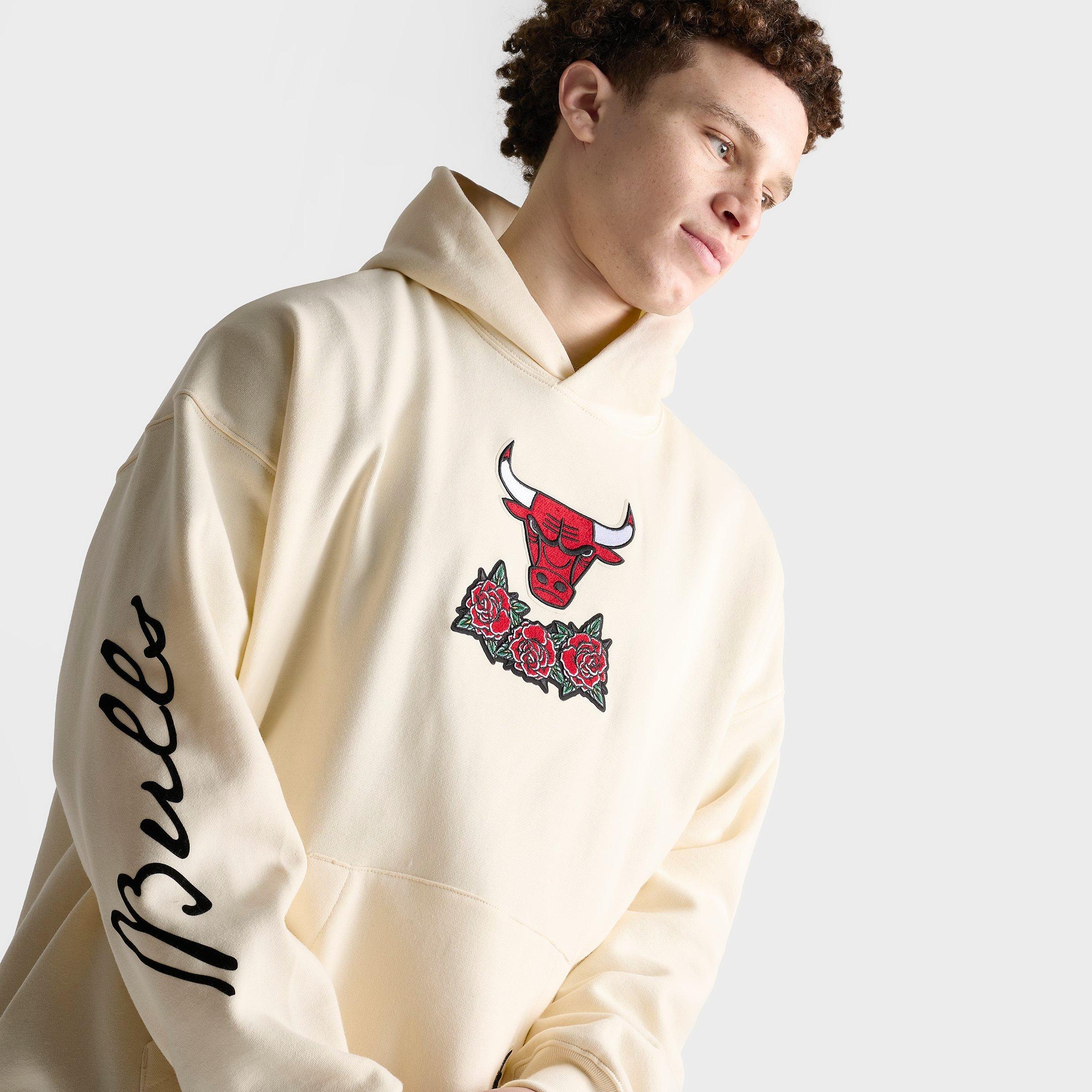 Men's Pro Standard Chicago Bulls NBA  Fire and Roses Drop Shoulder Pullover Hoodie