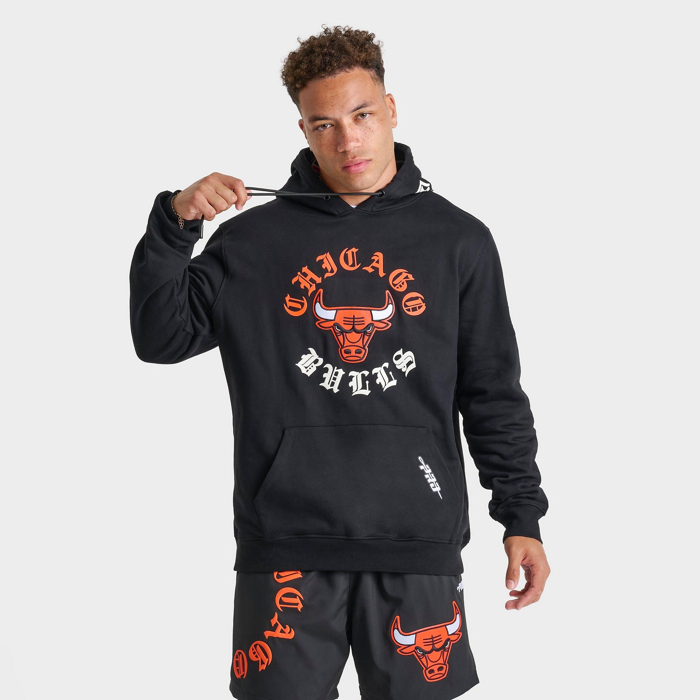 Men's Pro Standard Chicago Bulls NBA Old English Fleece Pullover