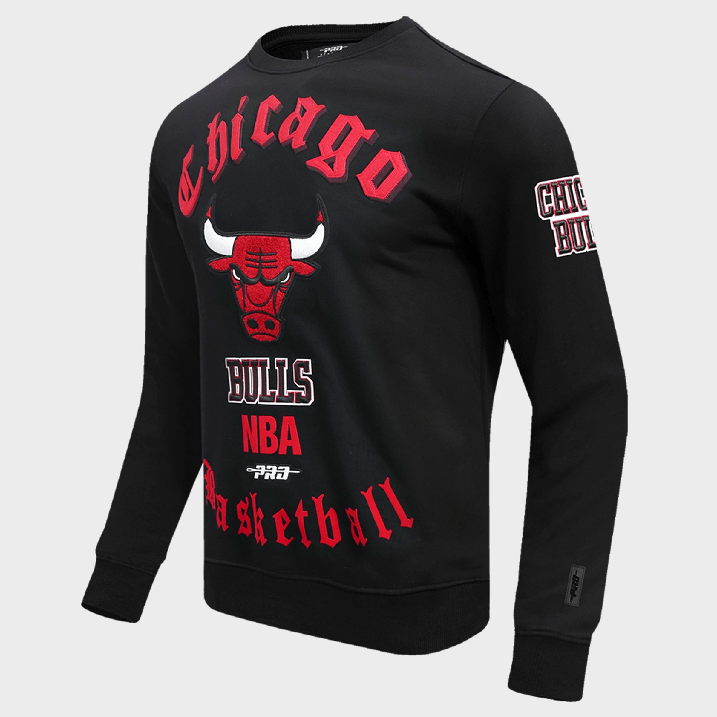Men's Pro Standard Chicago Bulls NBA Old English Fleece Crewneck Sweatshirt