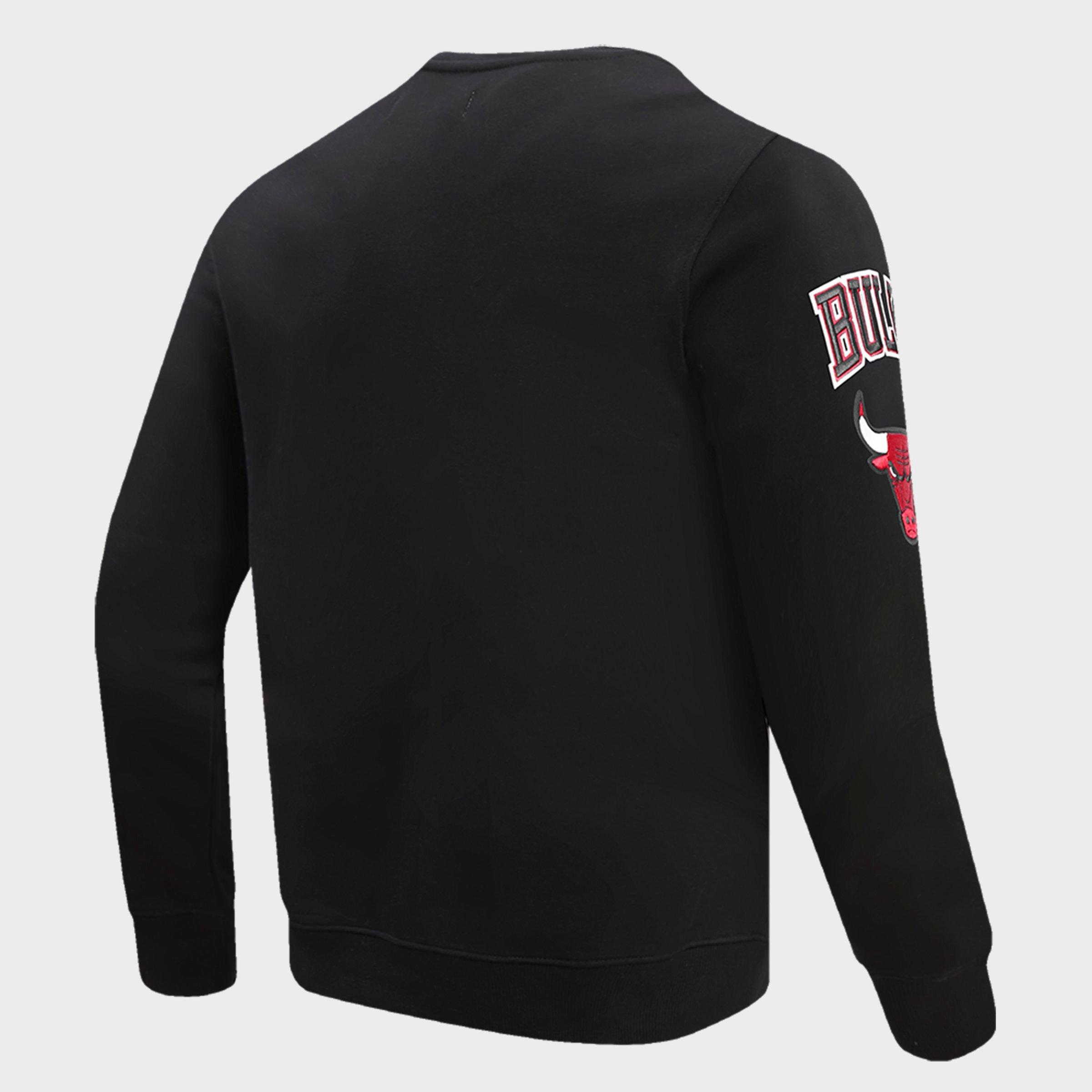 Men's Pro Standard Chicago Bulls NBA Old English Fleece Crewneck Sweatshirt