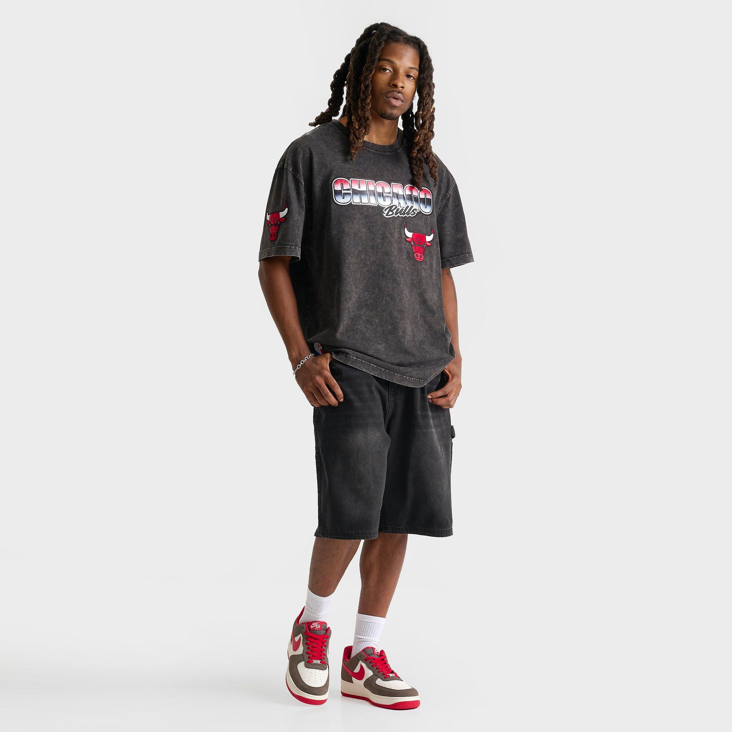 Men's Pro Standard Chicago Bulls NBA Chrome Graphic T-Shirt