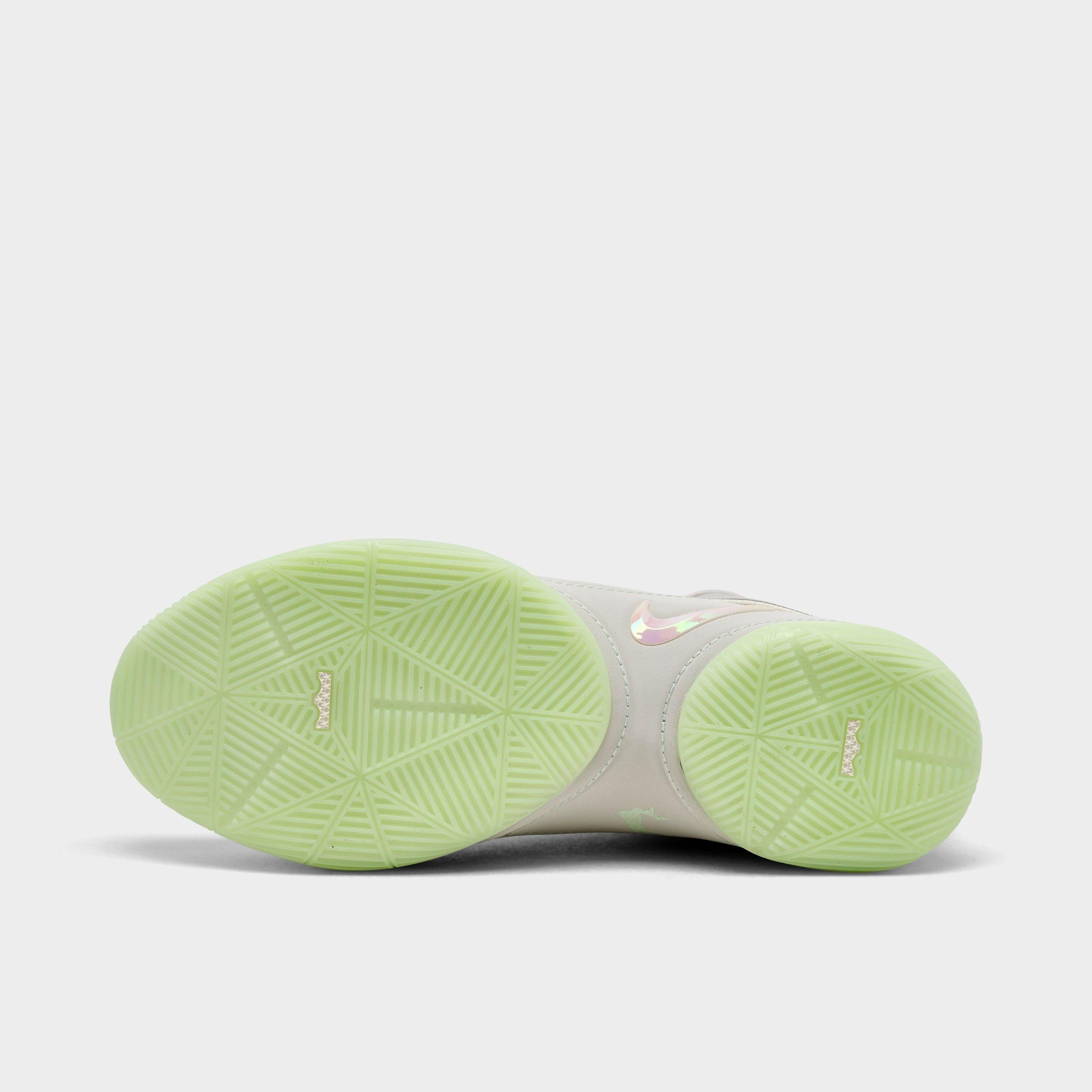 Men's Nike LeBron 22 Basketball Shoes