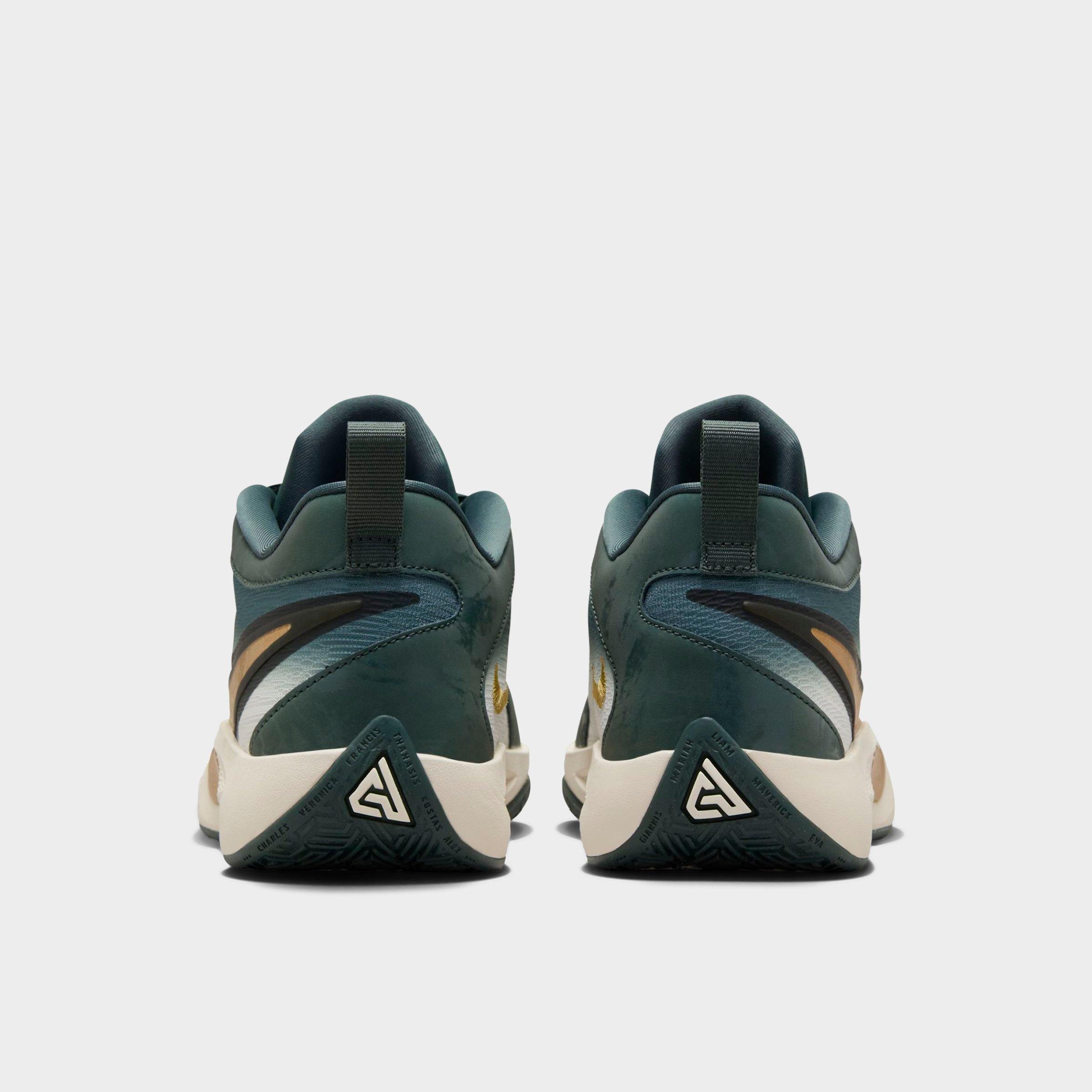 Big Kids' Nike Giannis Freak 6 Basketball Shoes