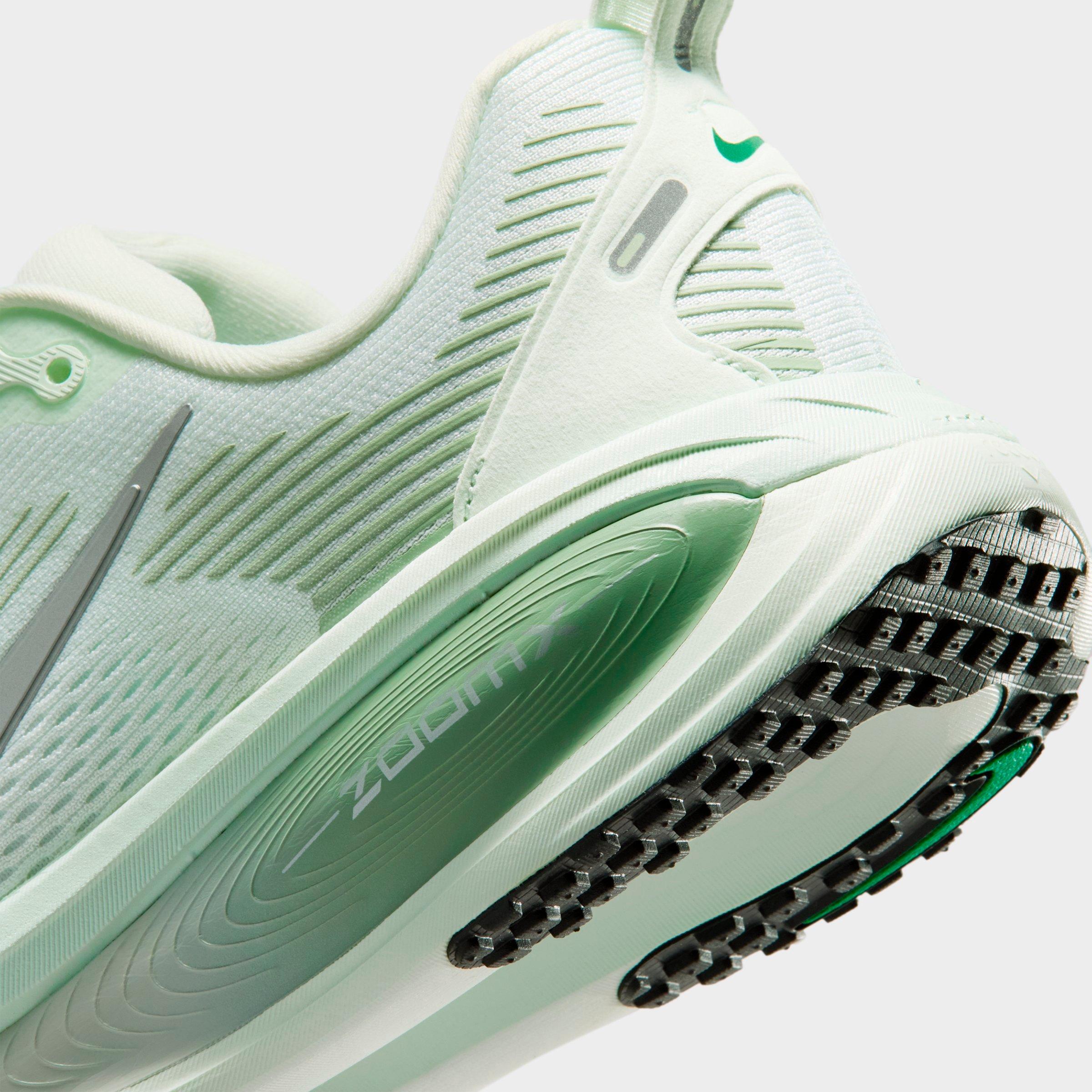 Women's Nike Vomero 18 Running Shoes