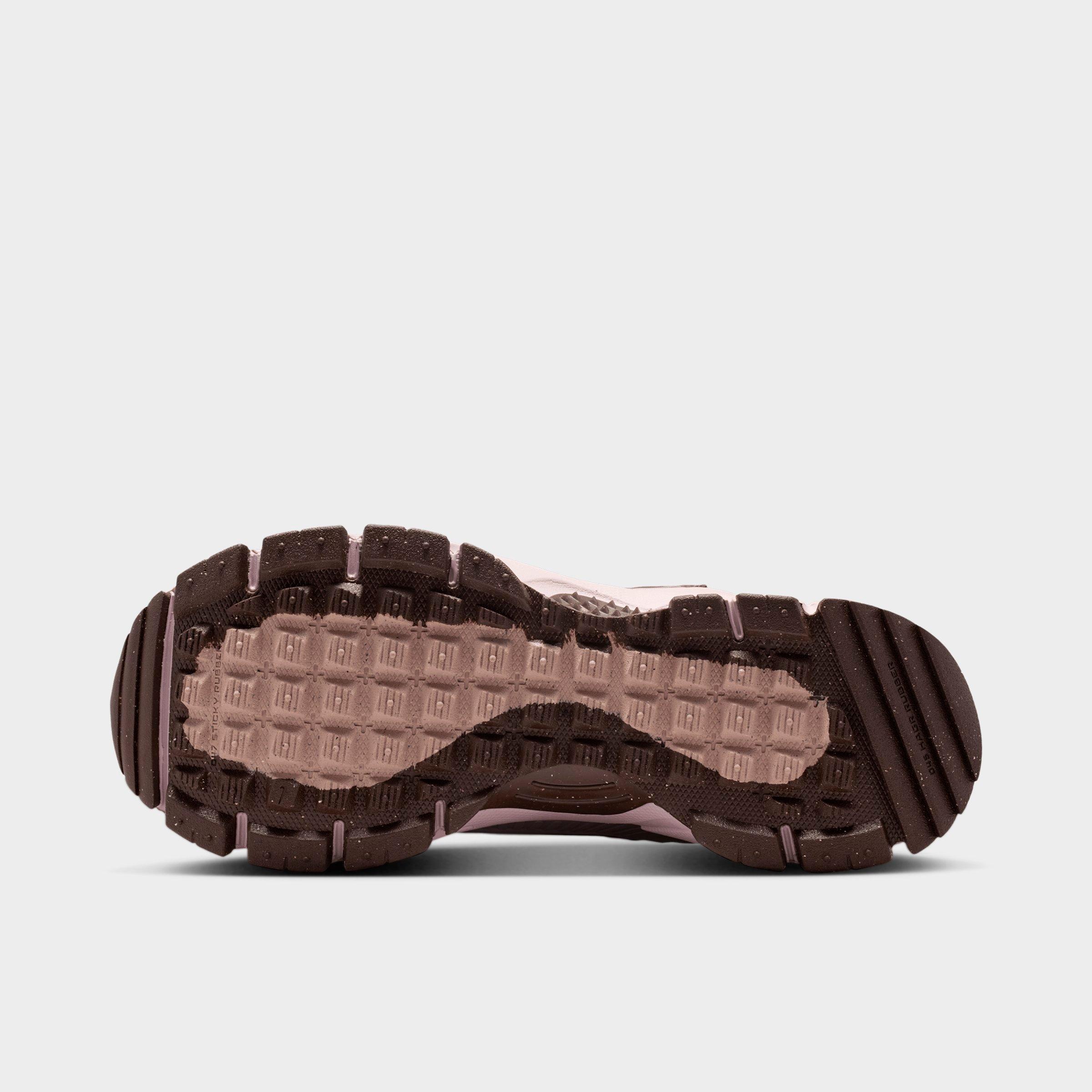 Women's Nike Zoom Vomero Roam Winterized Casual Shoes