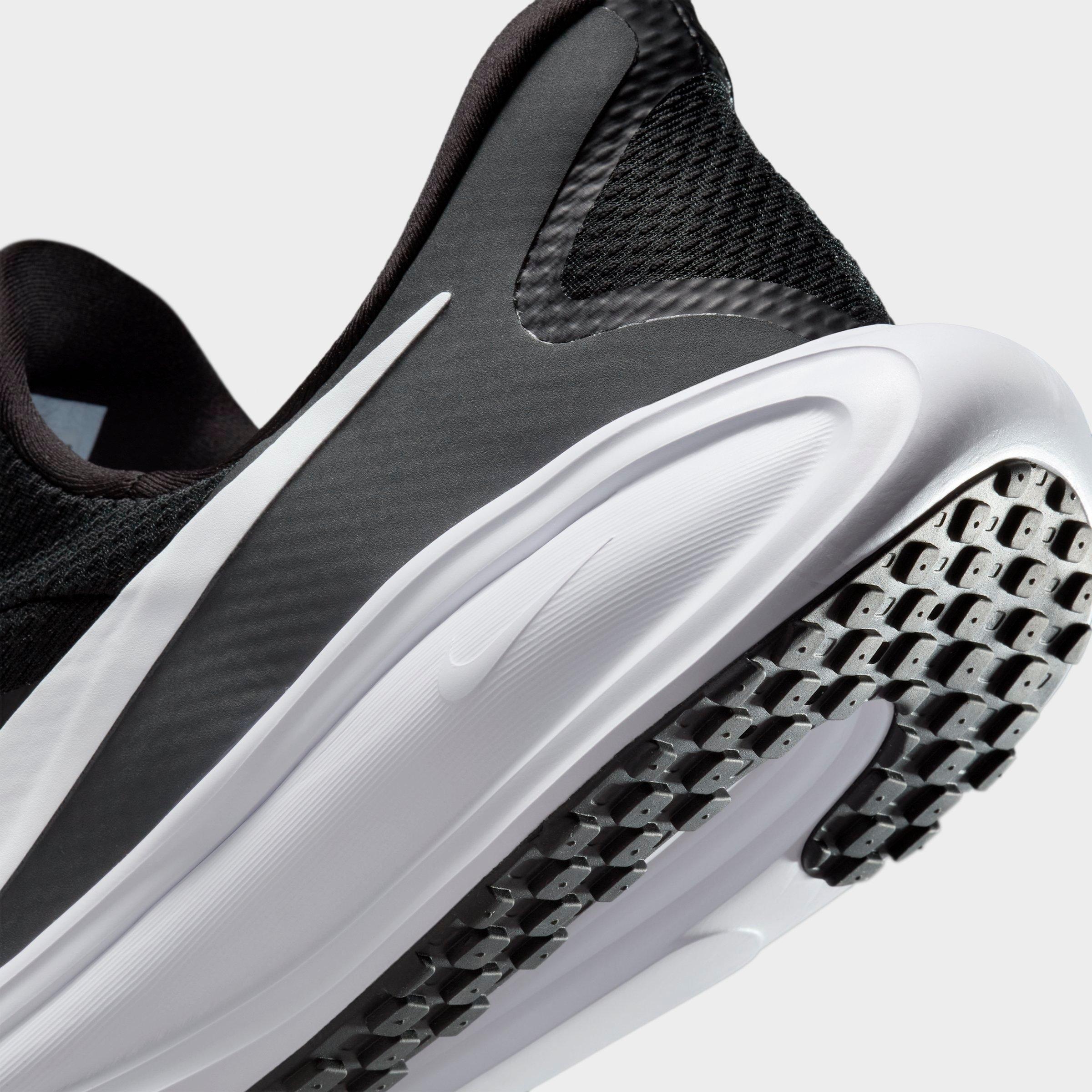 Men's Nike Revolution 8 EasyOn Running Shoes