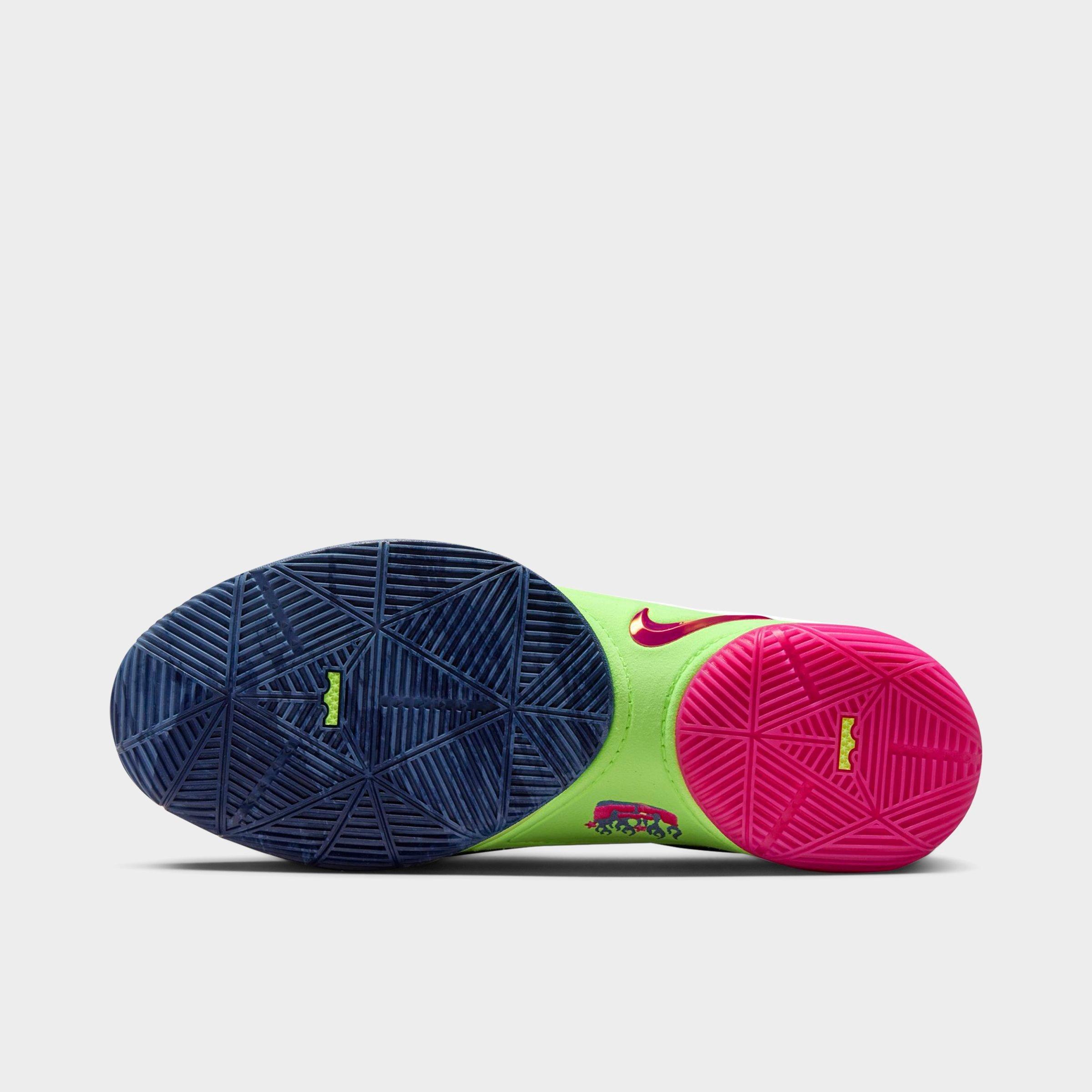Men's Nike LeBron 22 Basketball Shoes