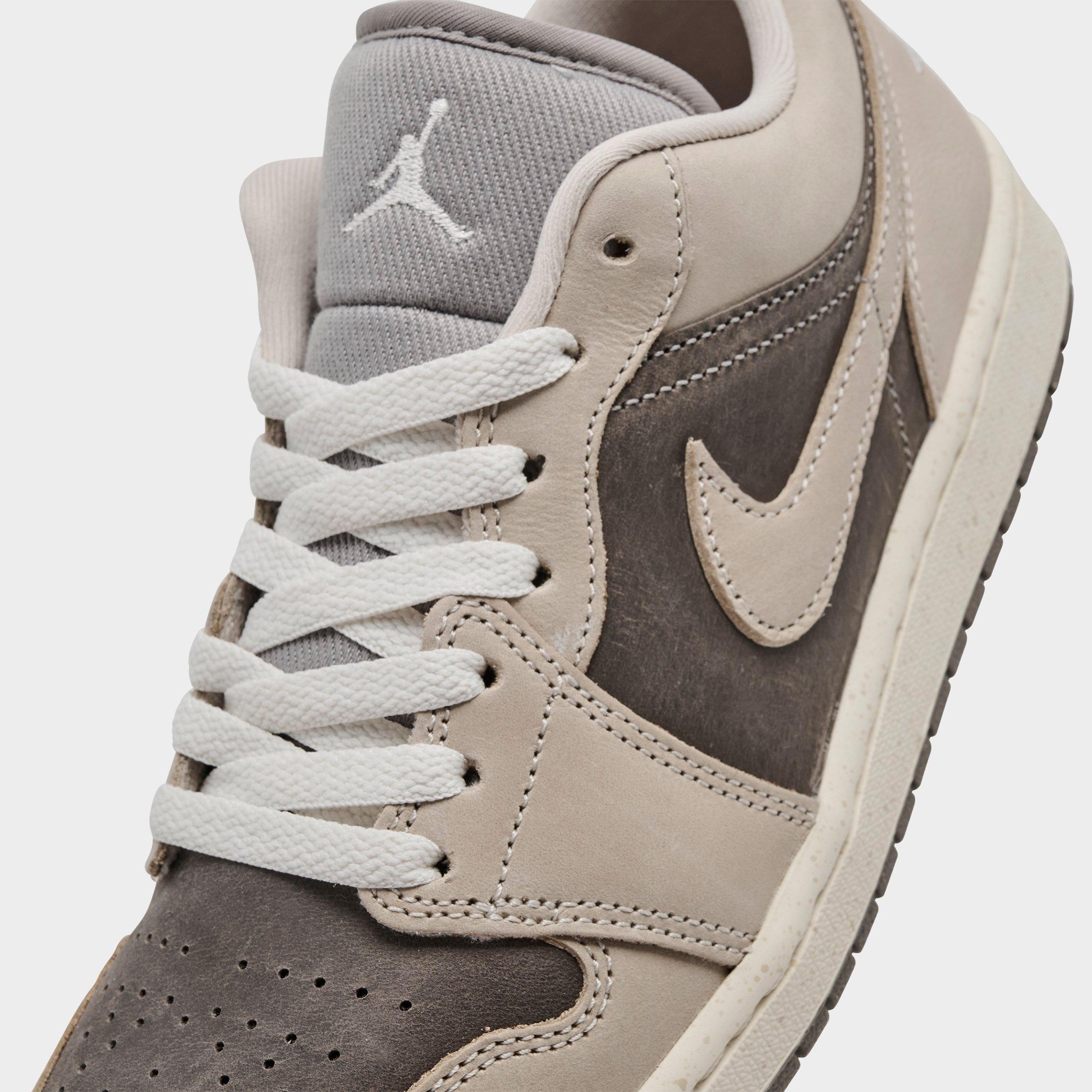 Women's Air Jordan 1 Low SE Casual Shoes