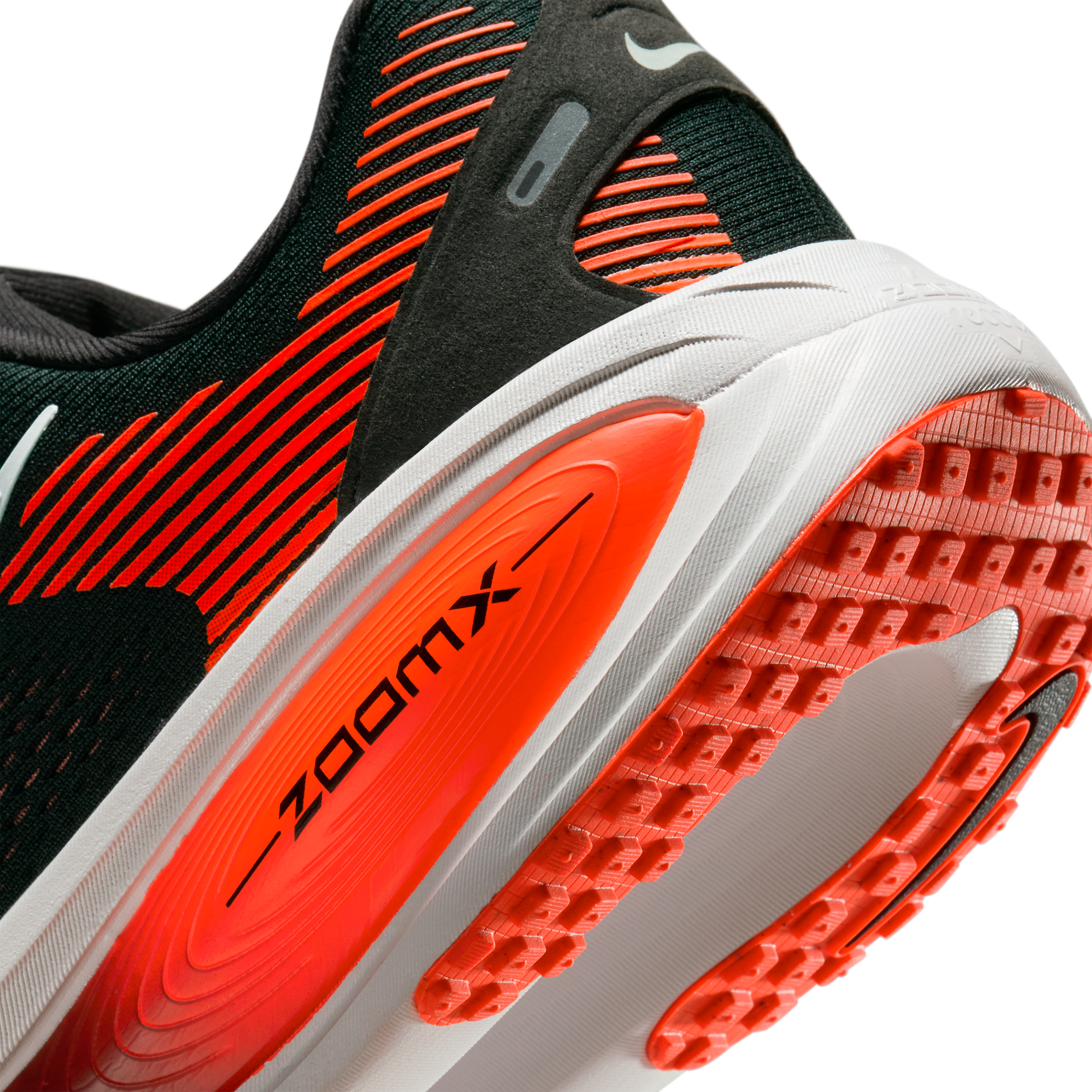 Men's Nike Vomero 18 Running Shoes (Extra Wide Width)