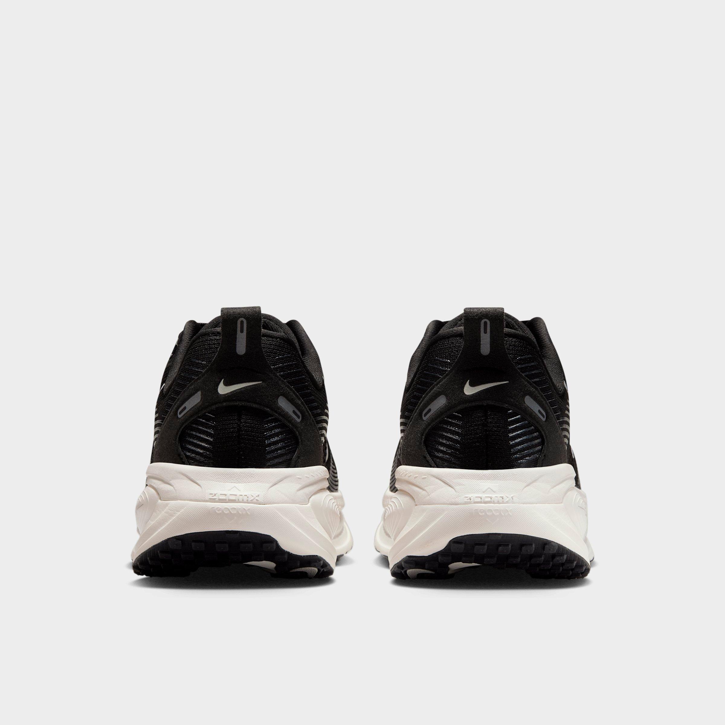 Women's Nike Vomero 18 Running Shoes (Extra Wide Width)