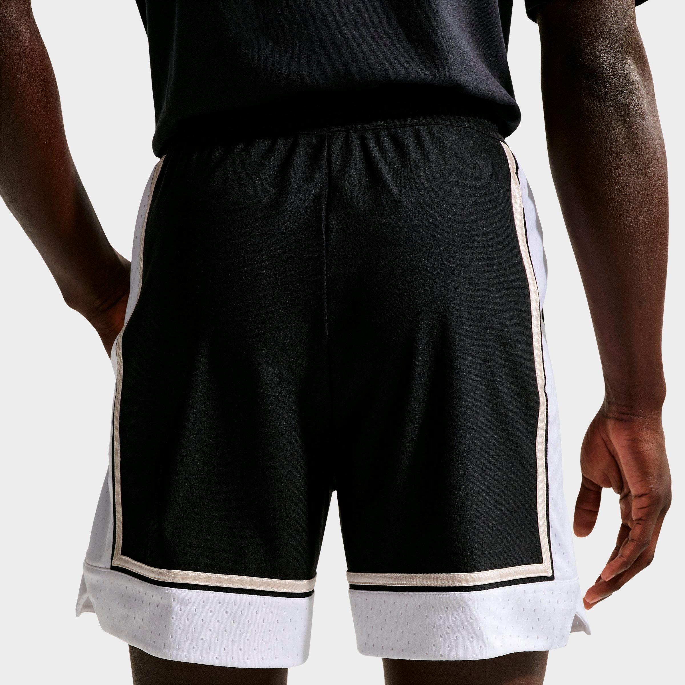 Men's Nike Standard Issue 6" Basketball Shorts
