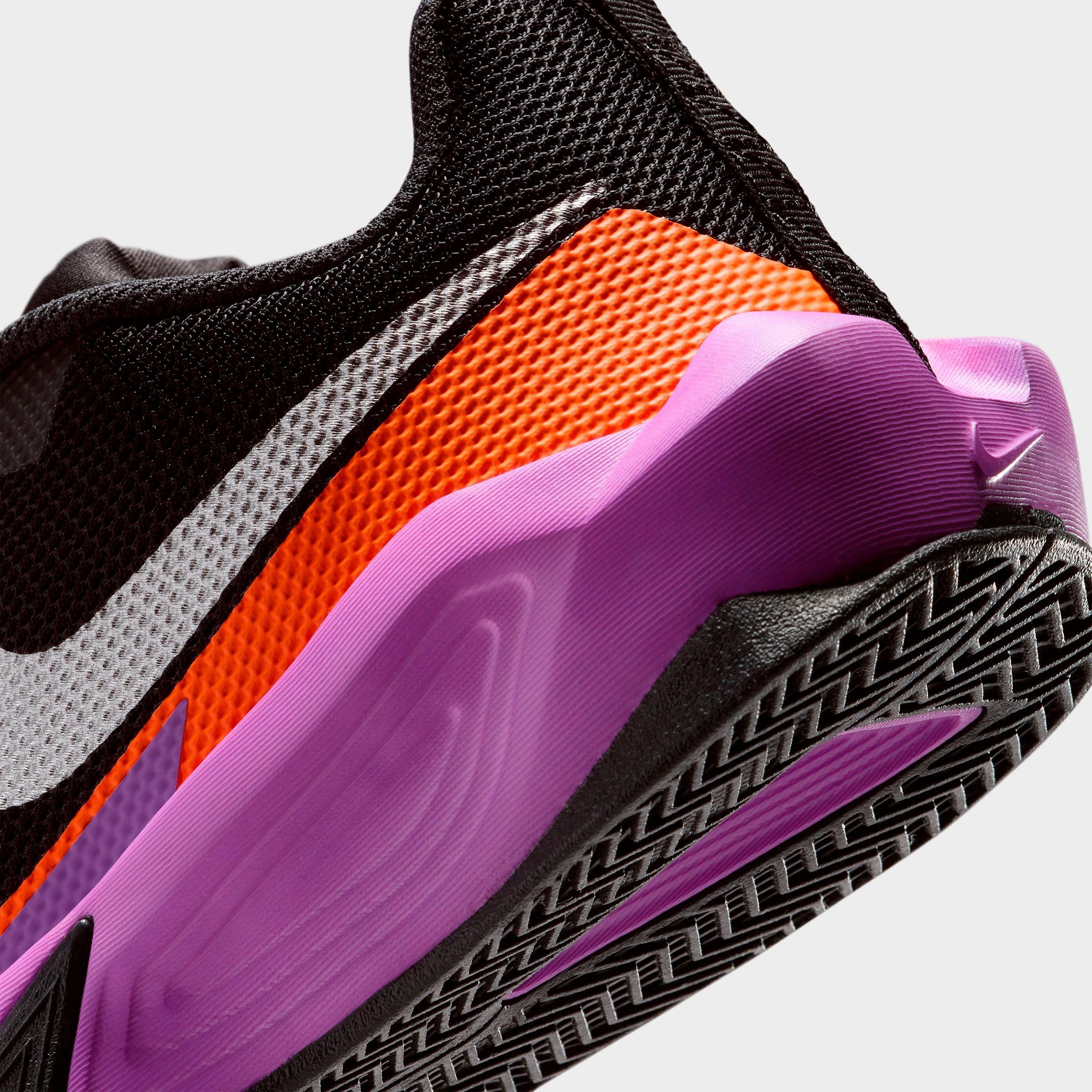 Big Kids' Nike S.T. Dynamite Basketball Shoes