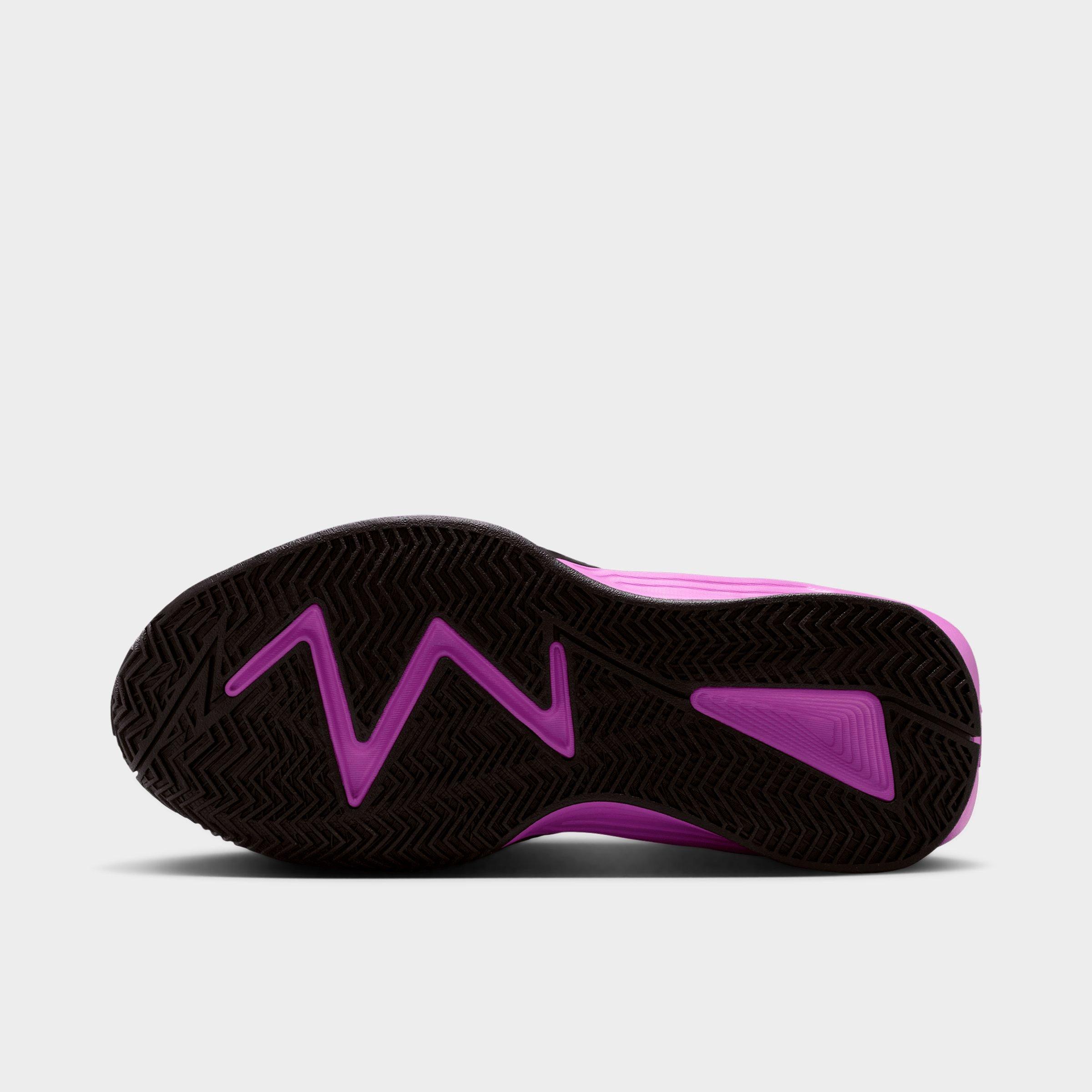 Big Kids' Nike S.T. Dynamite Basketball Shoes