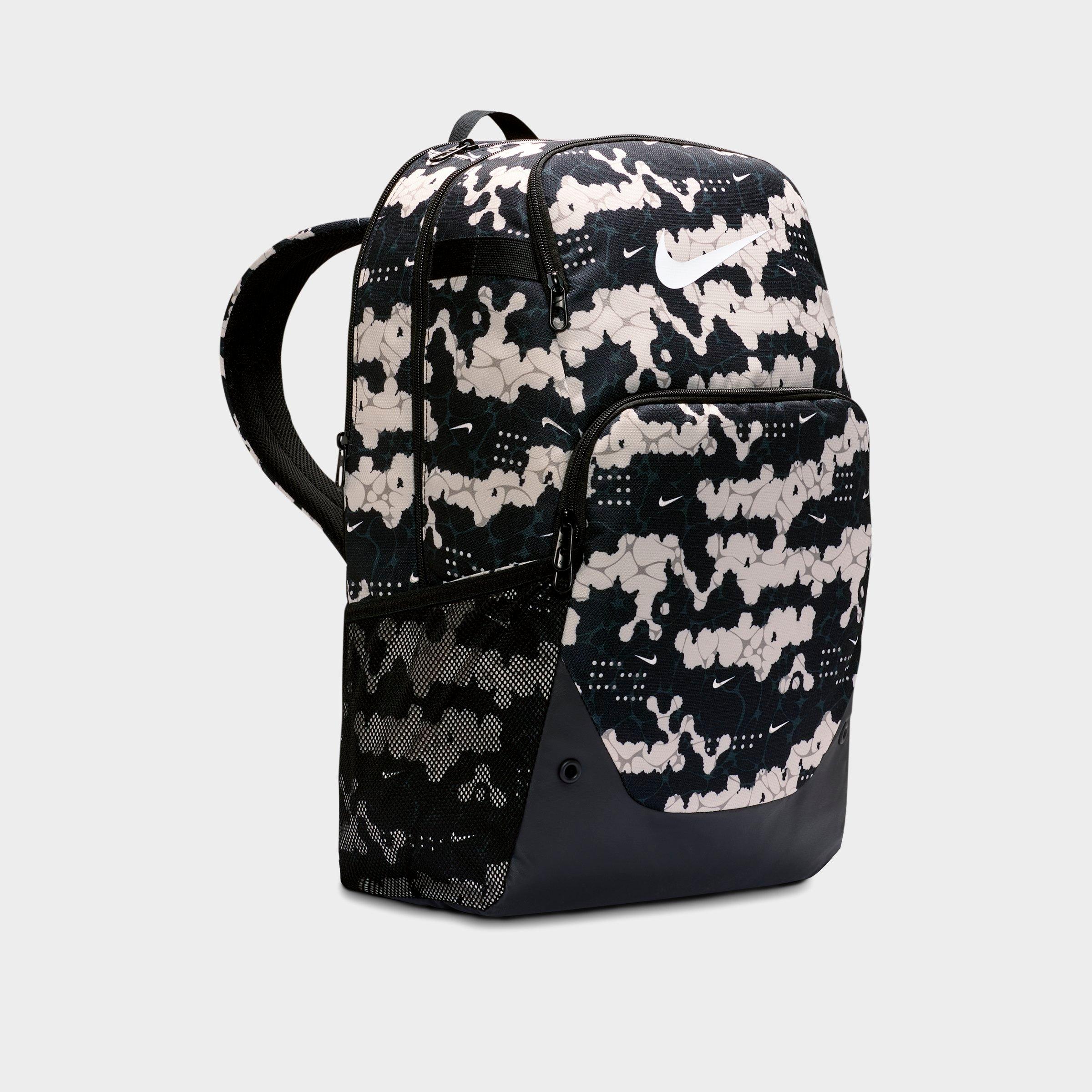 nike brasilia backpack dillards Medium Your sporty youngster will have their items organised in no time with the Nike Youth Brasilia Backpack Nike Brasilia Backpack (Extra Large,