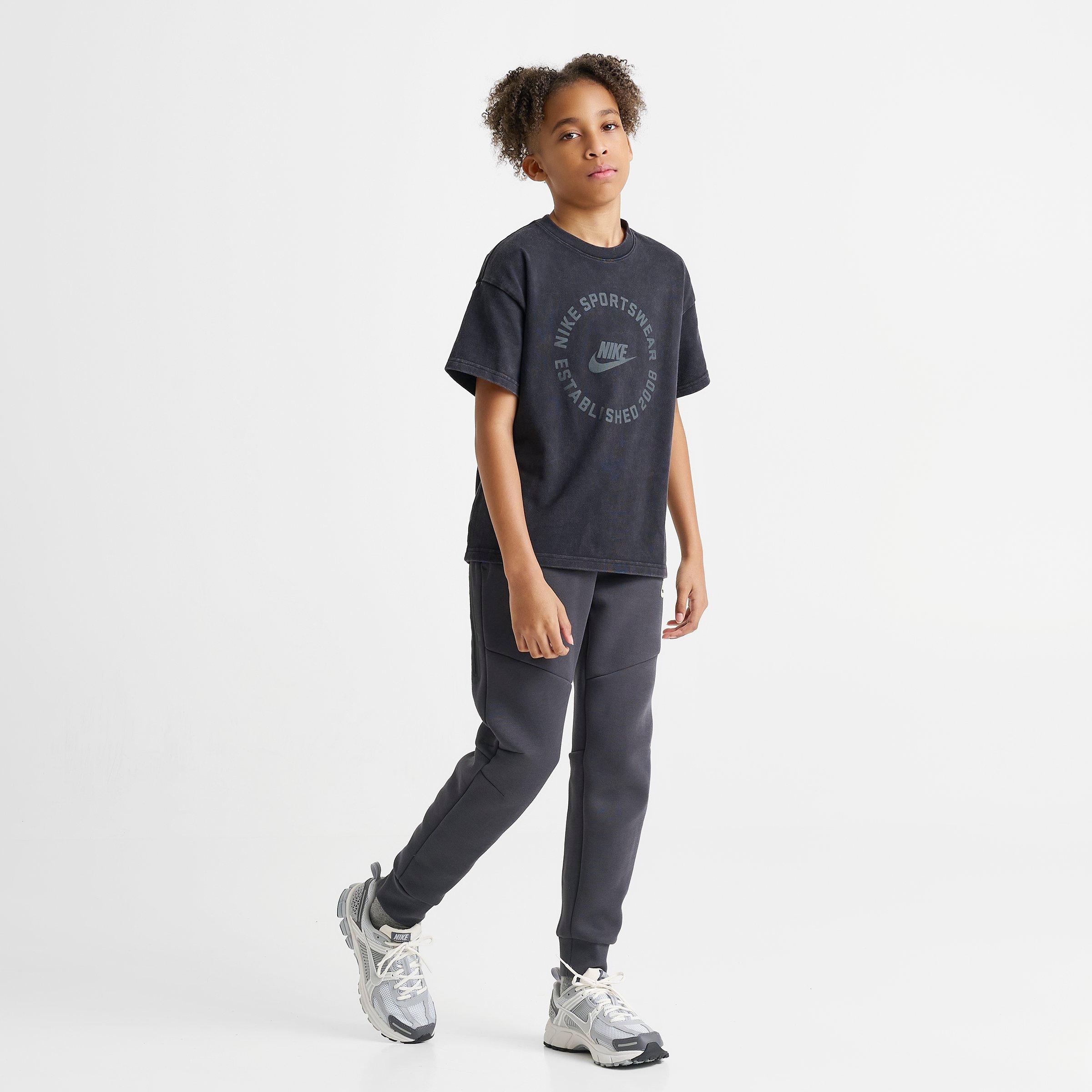 Big Kids' Nike Sportswear Circle T-Shirt