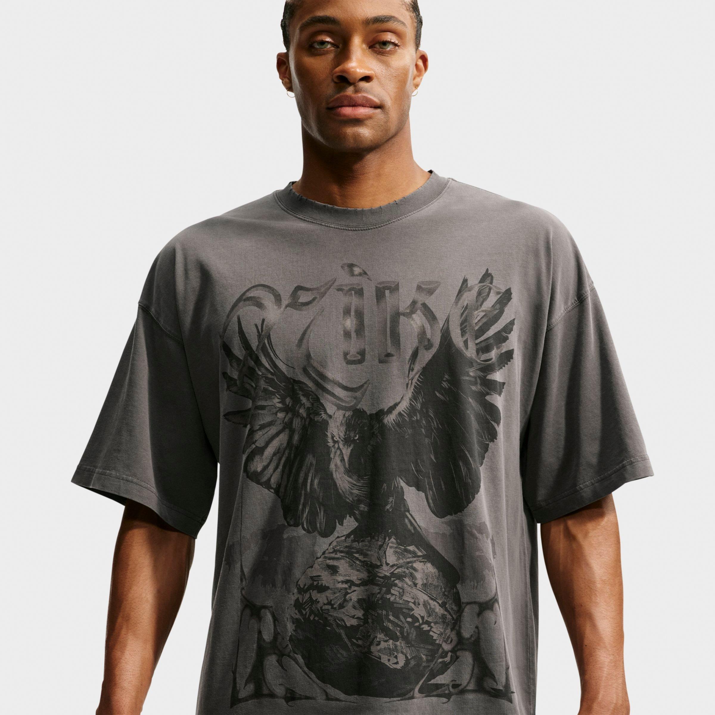 Men's Nike Basketball Crow Summit Oversized Graphic T-Shirt
