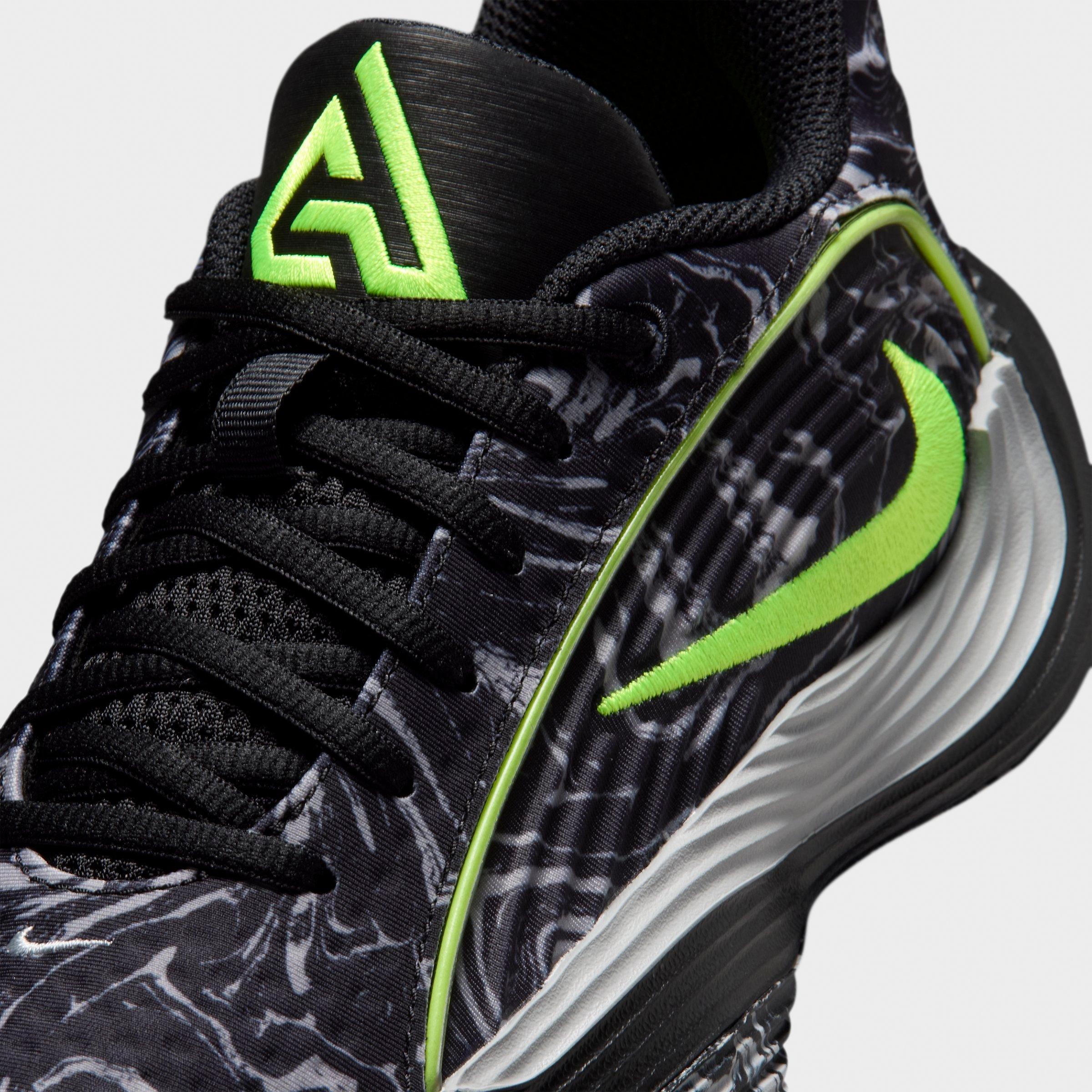 Big Kids' Nike Giannis Immortality 5 Basketball Shoes