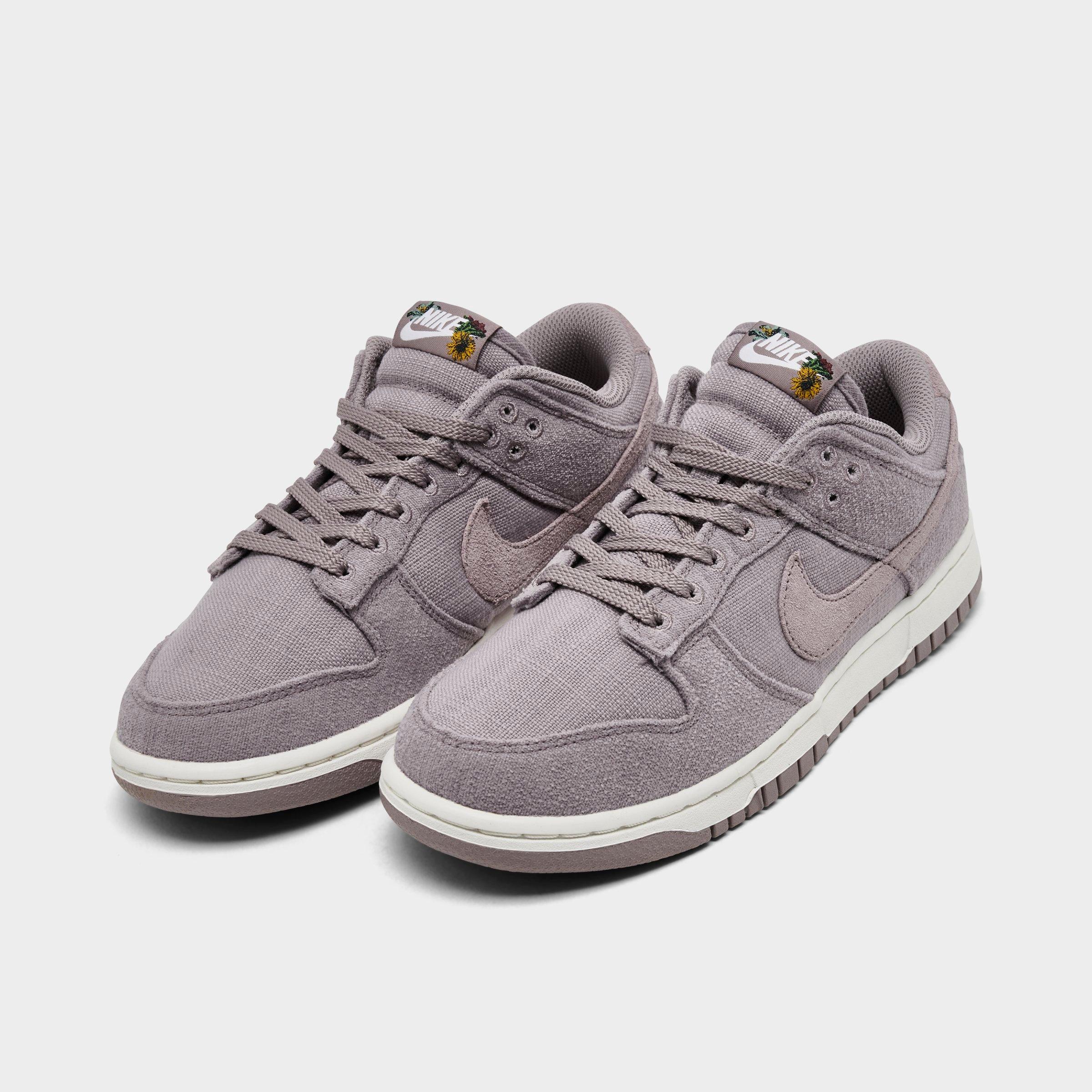 Women's Nike Dunk Low SE Casual Shoes