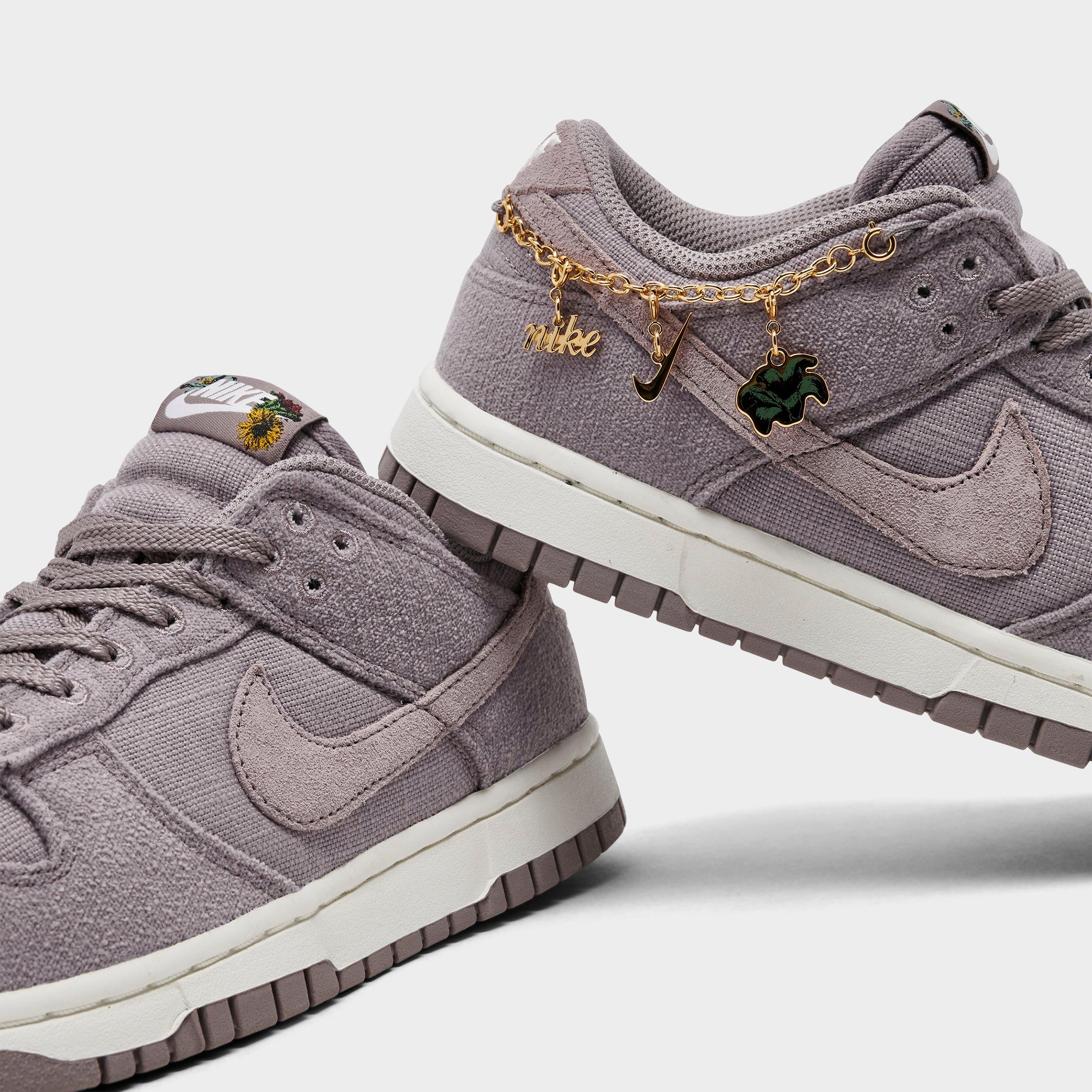 Women's Nike Dunk Low SE Casual Shoes