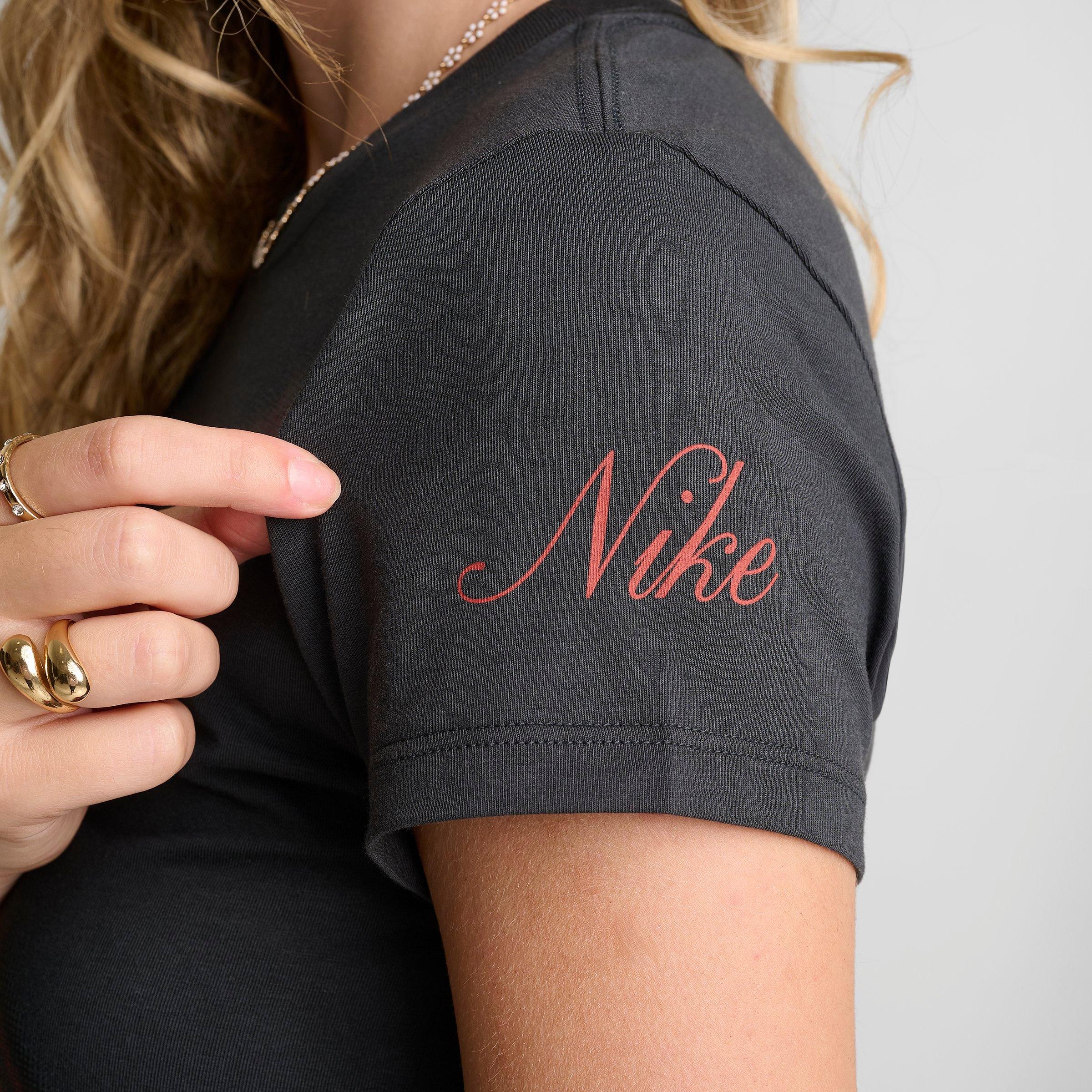 Women's Nike Sportswear Floral Cropped Baby T-Shirt