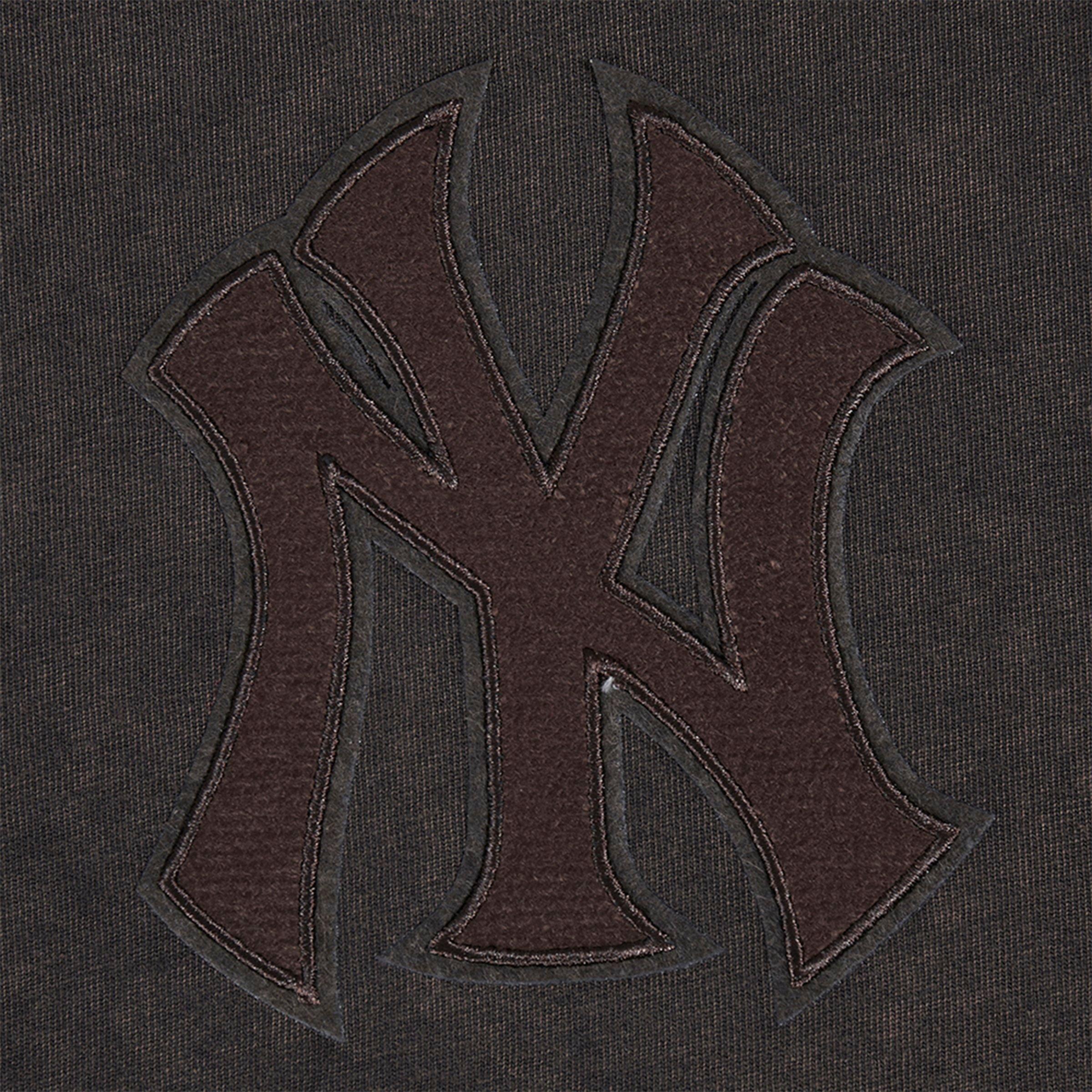 Men's Pro Standard New York Yankees MLB Enzyme Wash Logo T-Shirt
