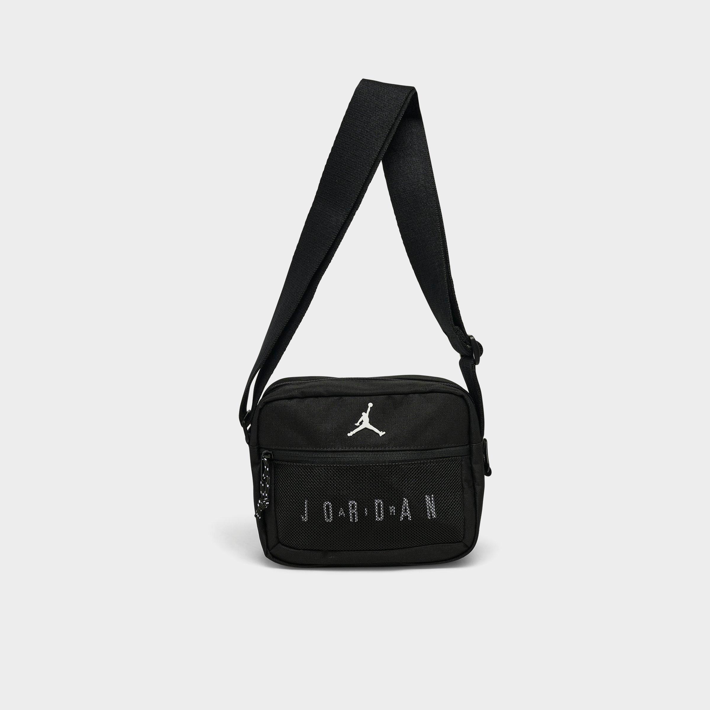 Jordan Blacktop Messenger Bag (3.6L)