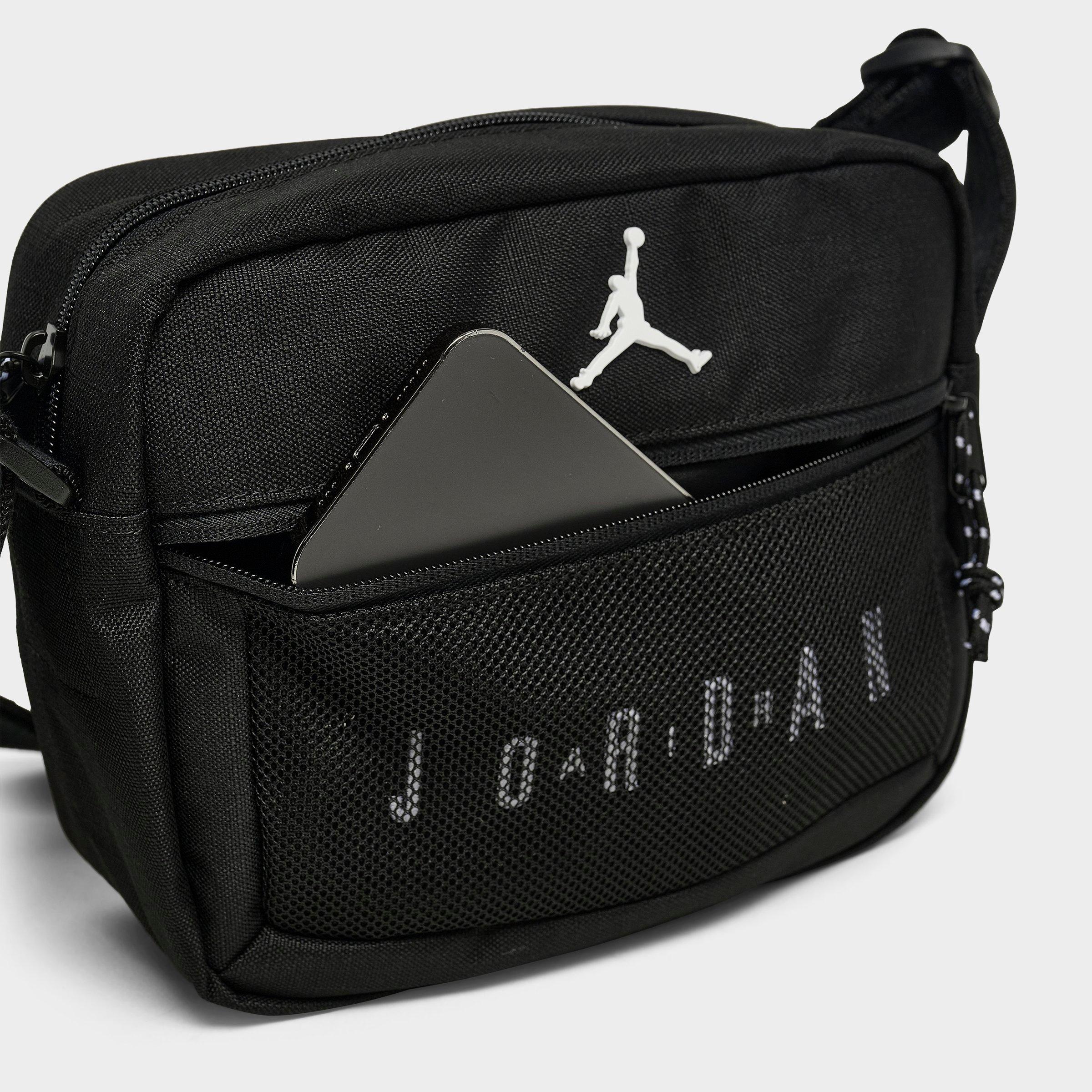 Jordan Blacktop Messenger Bag (3.6L)