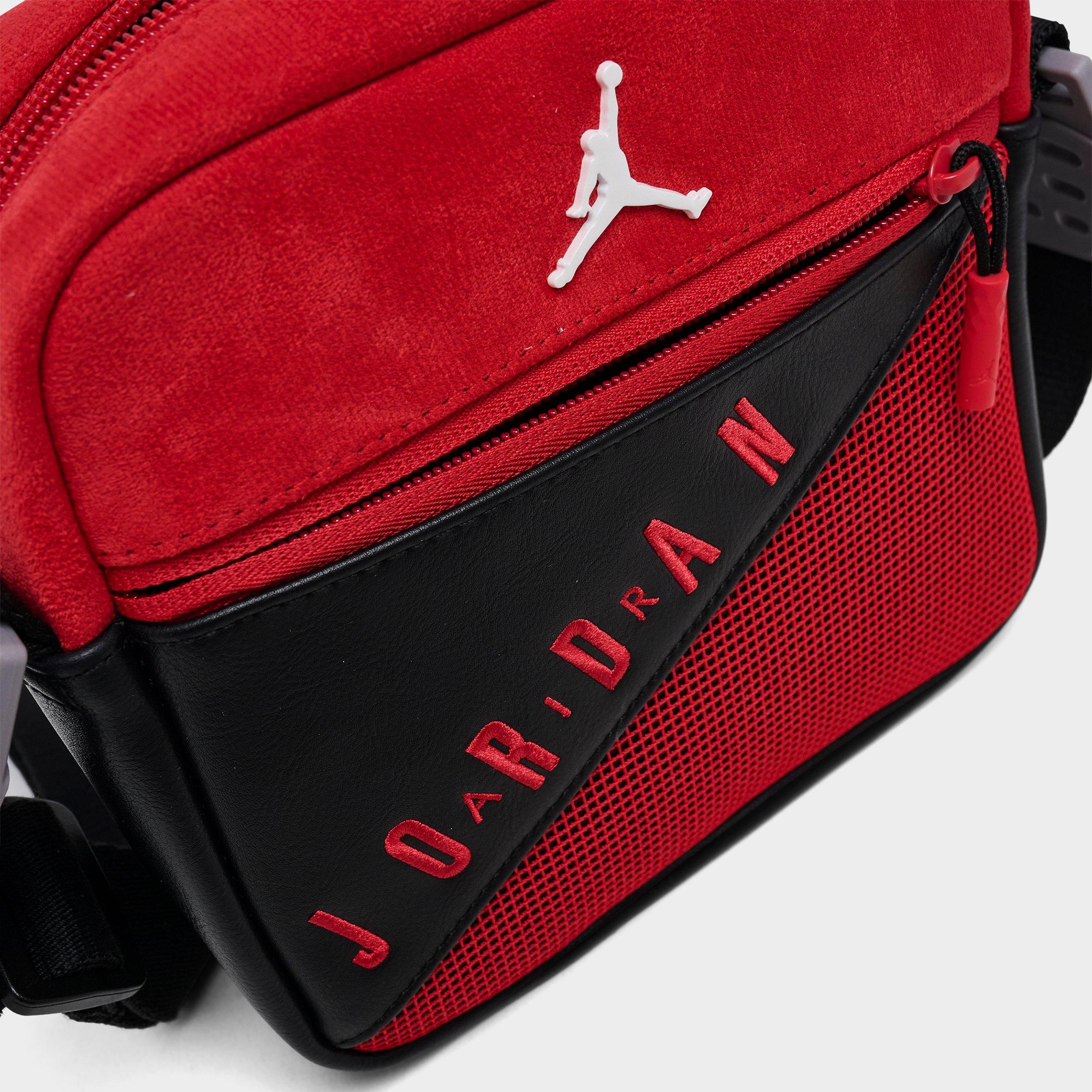 Jordan AJ4 Toro Bravo Crossbody Bag (2L)