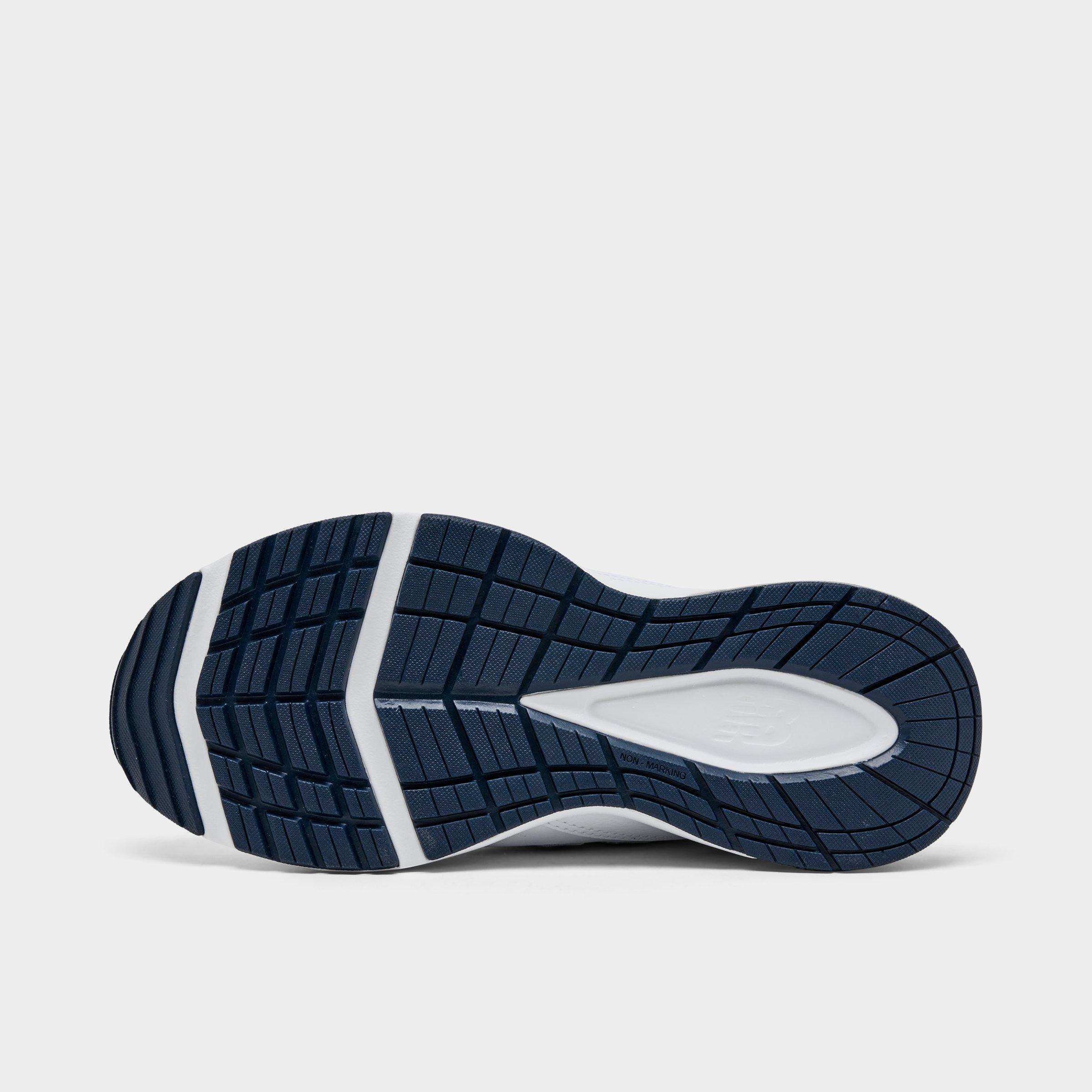 Men's New Balance 680 V5 Running Shoes (Wide Width)