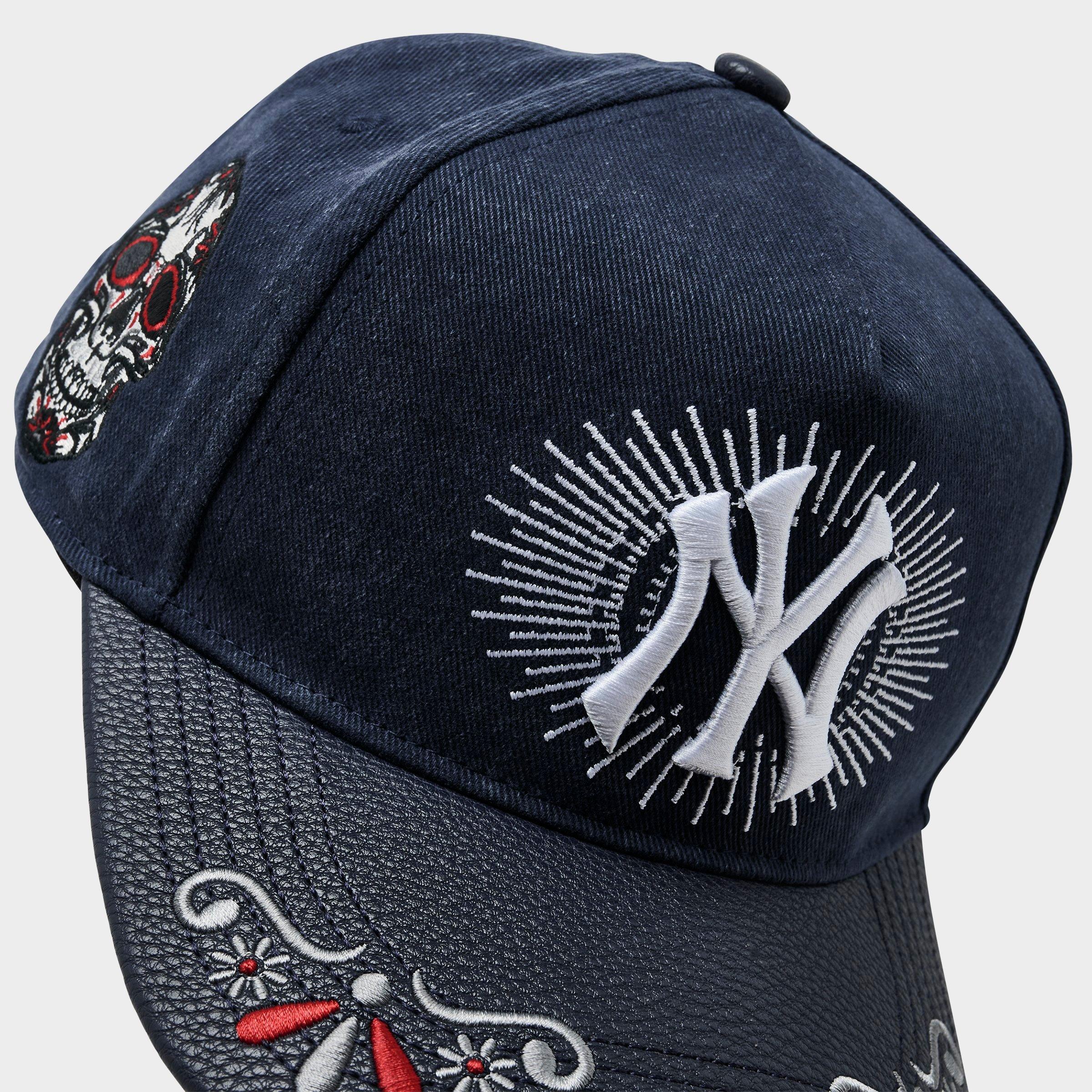 Pro Standard New York Yankees MLB Eternal Skull Pro Pinch Strapback Hat