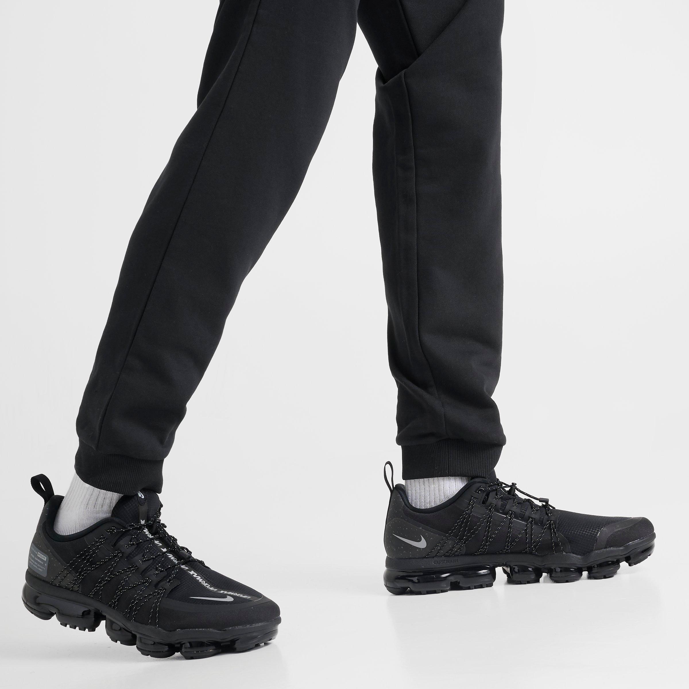 Men's Fred Perry Badge Loopback Sweatpants