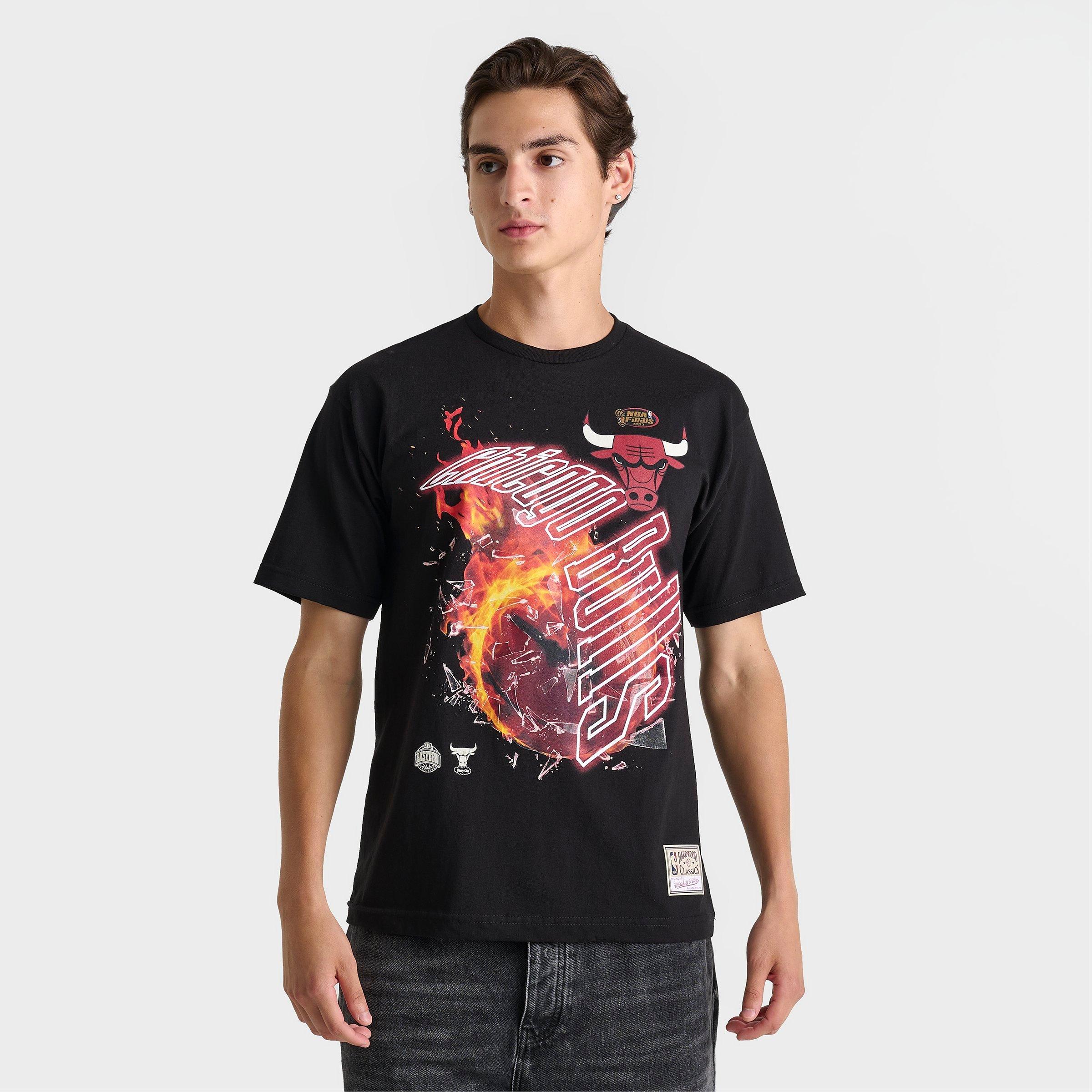 Men's Mitchell & Ness Chicago Bulls NBA Blaze T-Shirt | JD