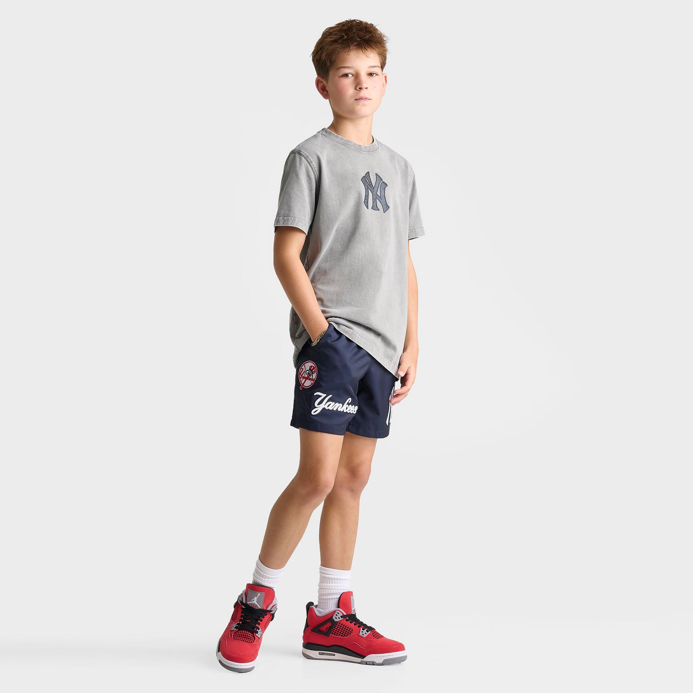 Big Kids' Pro Standard New York Yankees MLB Woven Shorts