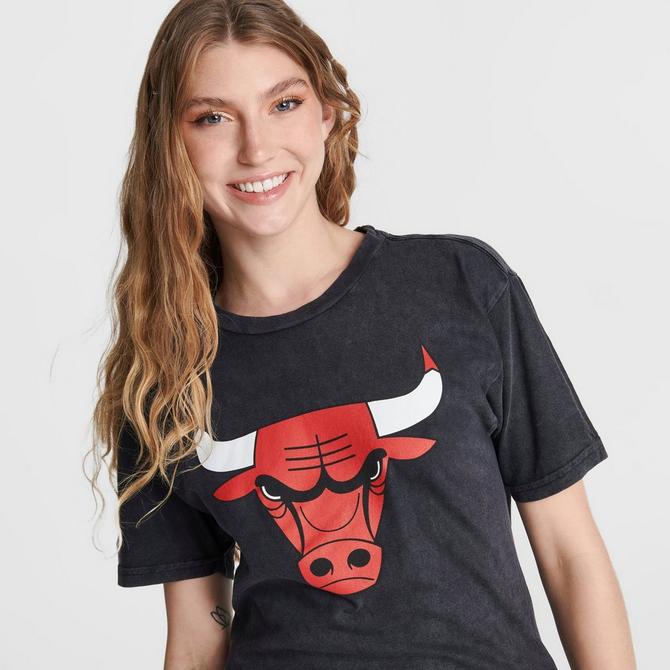 Shop Mitchell & Ness Chicago Bulls Player Photo T-Shirt (white