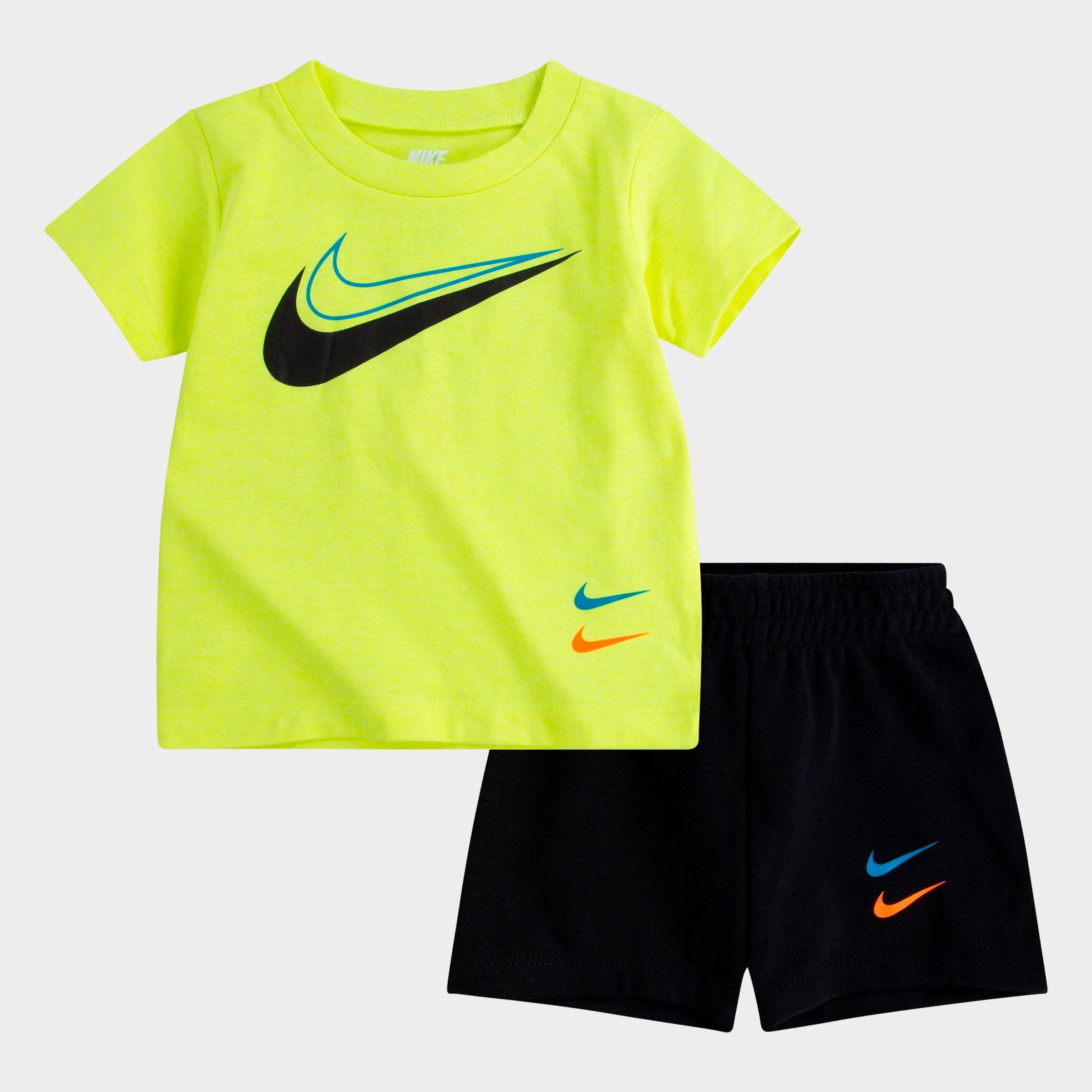 infant nike shorts and shirt