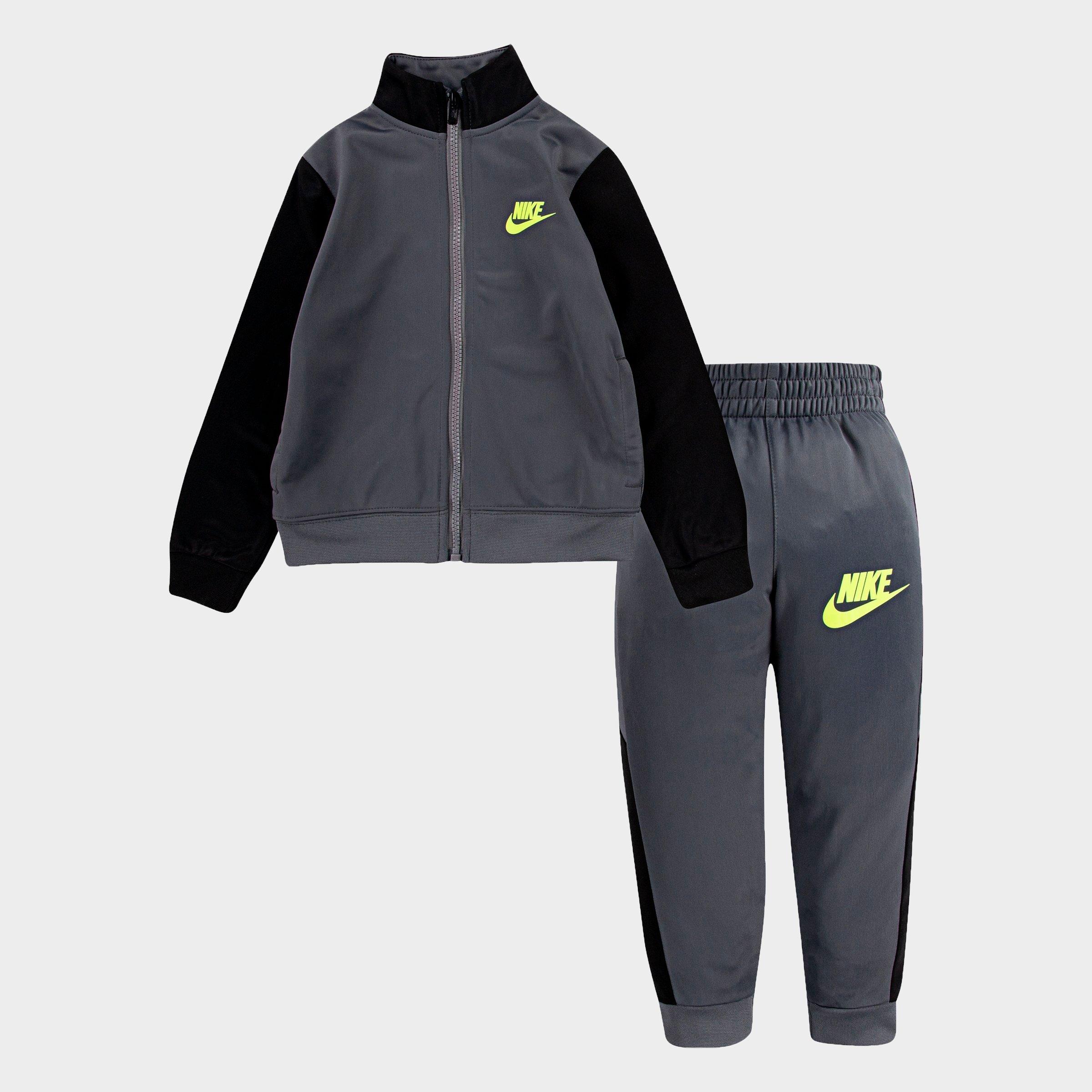 nike tricot tracksuit mens