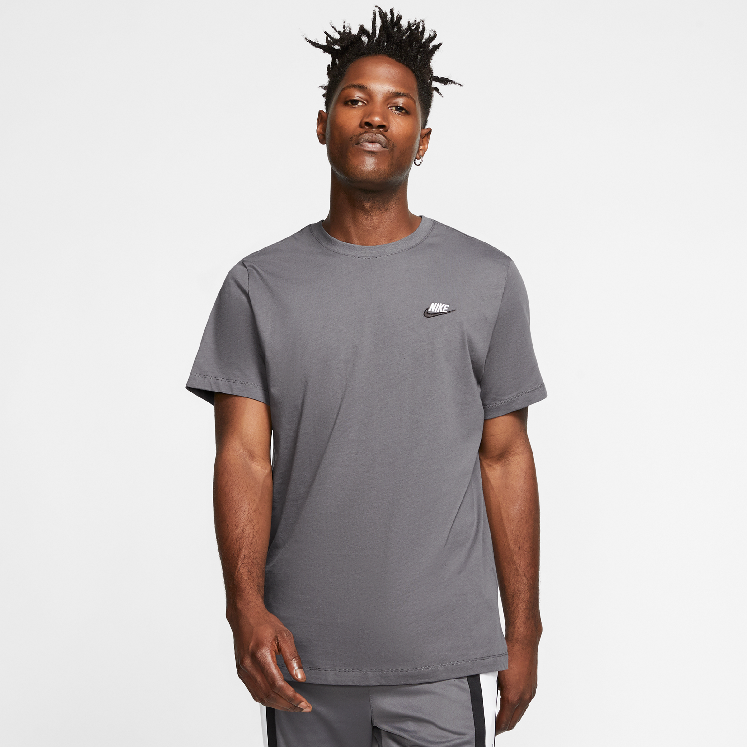 nike sportswear club shirt