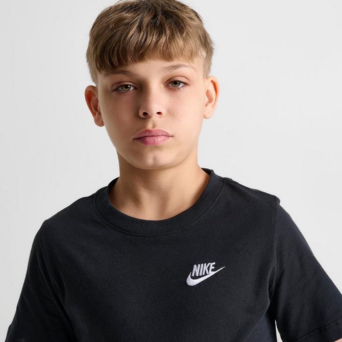 White nike shop shirt kids