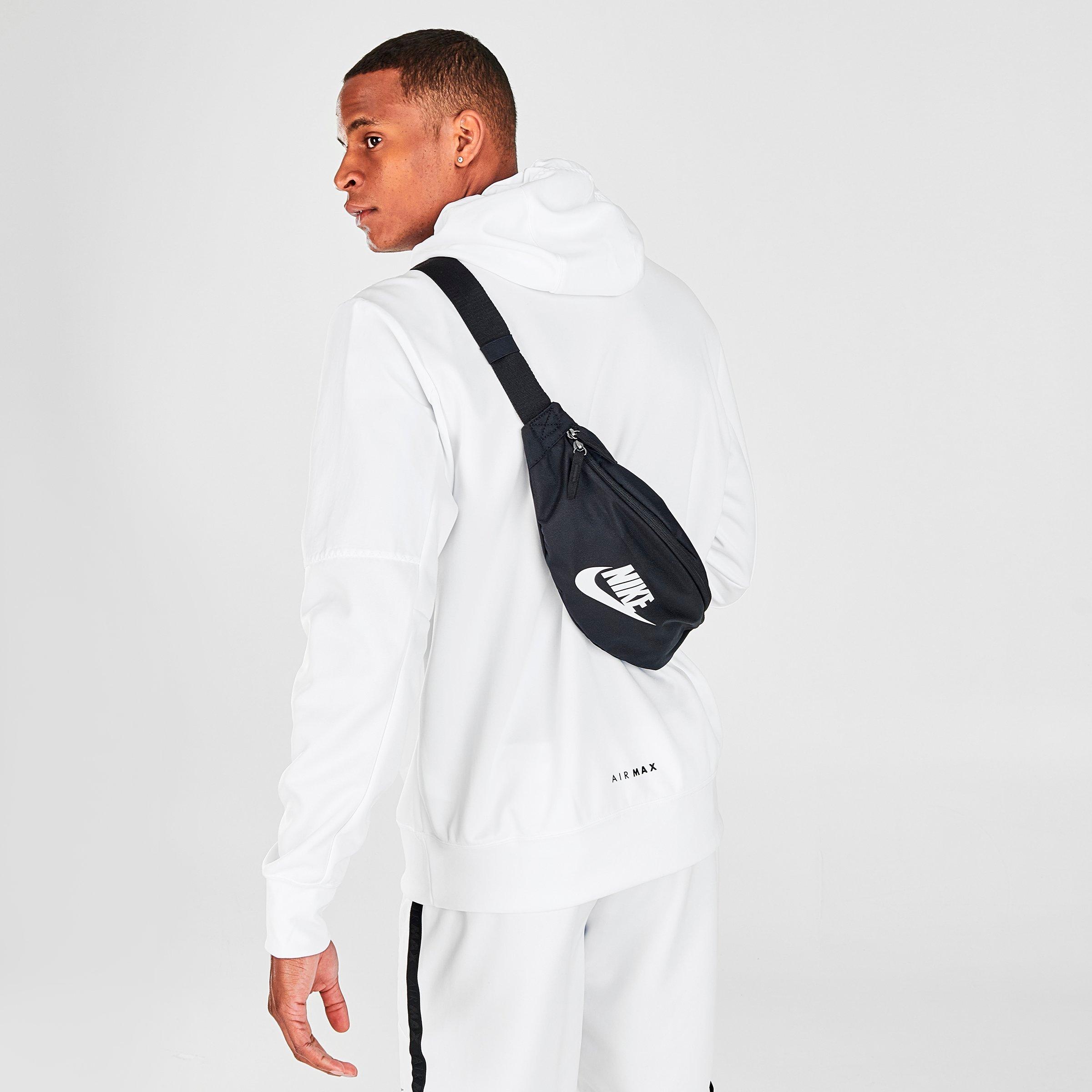 fanny pack nike sportswear heritage