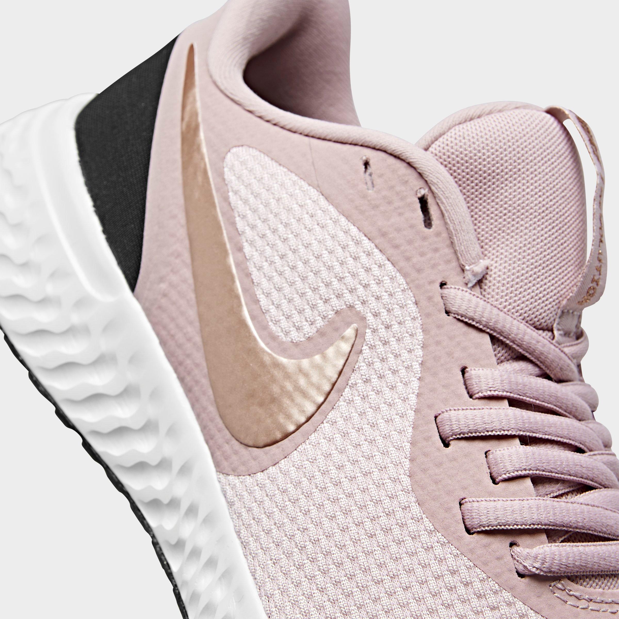 nike revolution barely rose