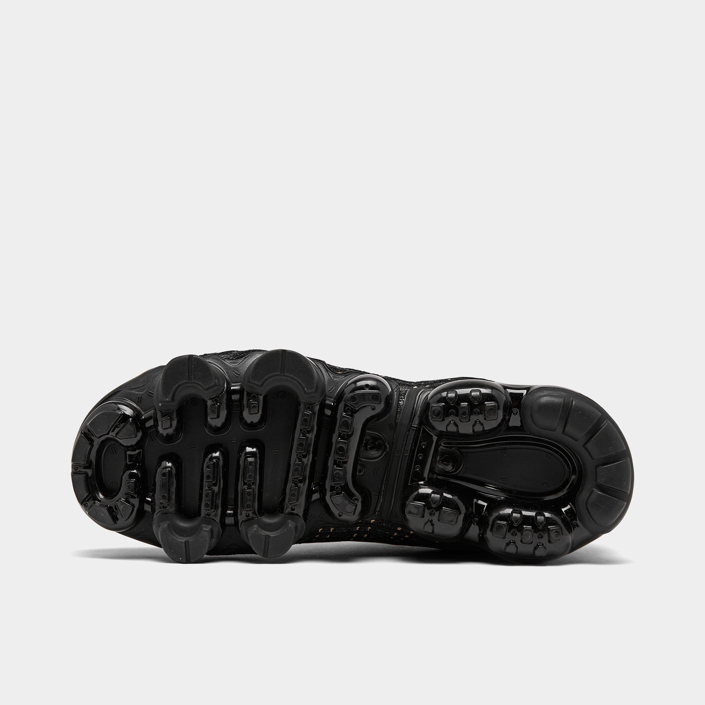 black vapormax kids