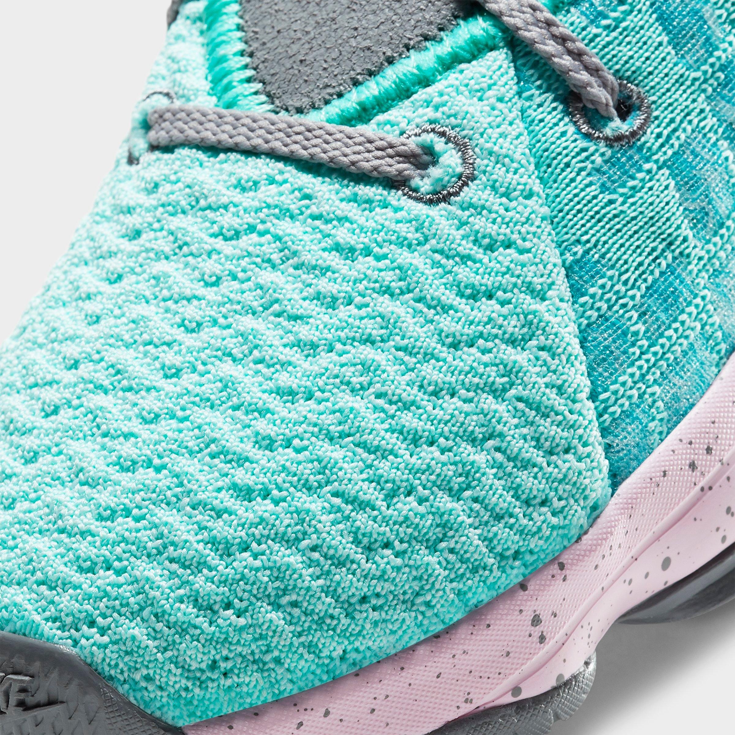 little kids lebron 17