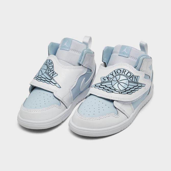 Toddler girl hot sale jordan sneakers