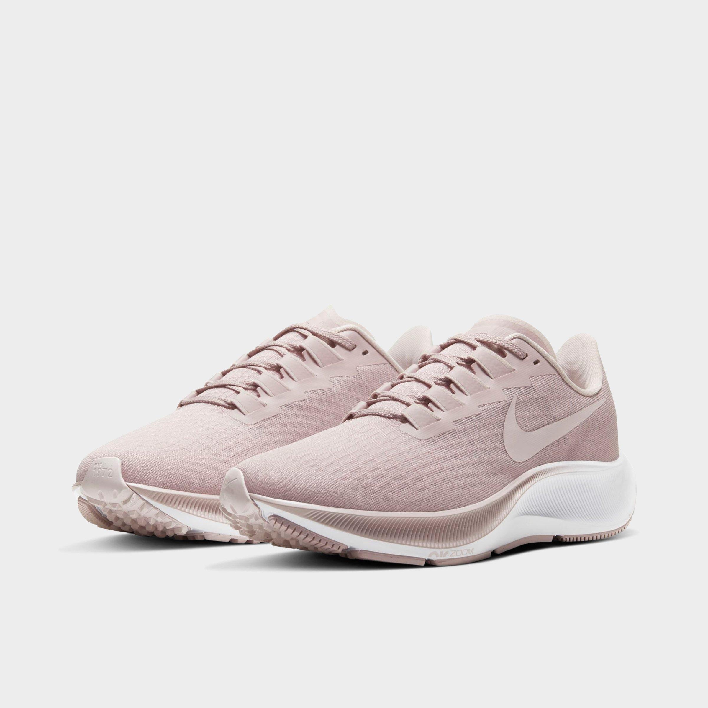 white nike pegasus womens