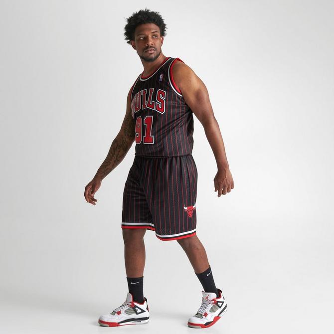 NEW CHICAGO BULLS Mitchell & Ness NBA Black Pinstripe Swingman Basketball  Shorts