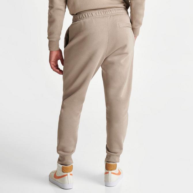 Nike club cuffed joggers best sale in khaki